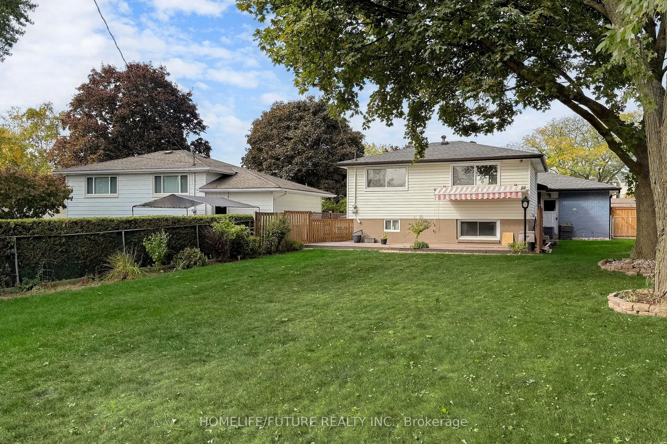 659 Bridle Wood