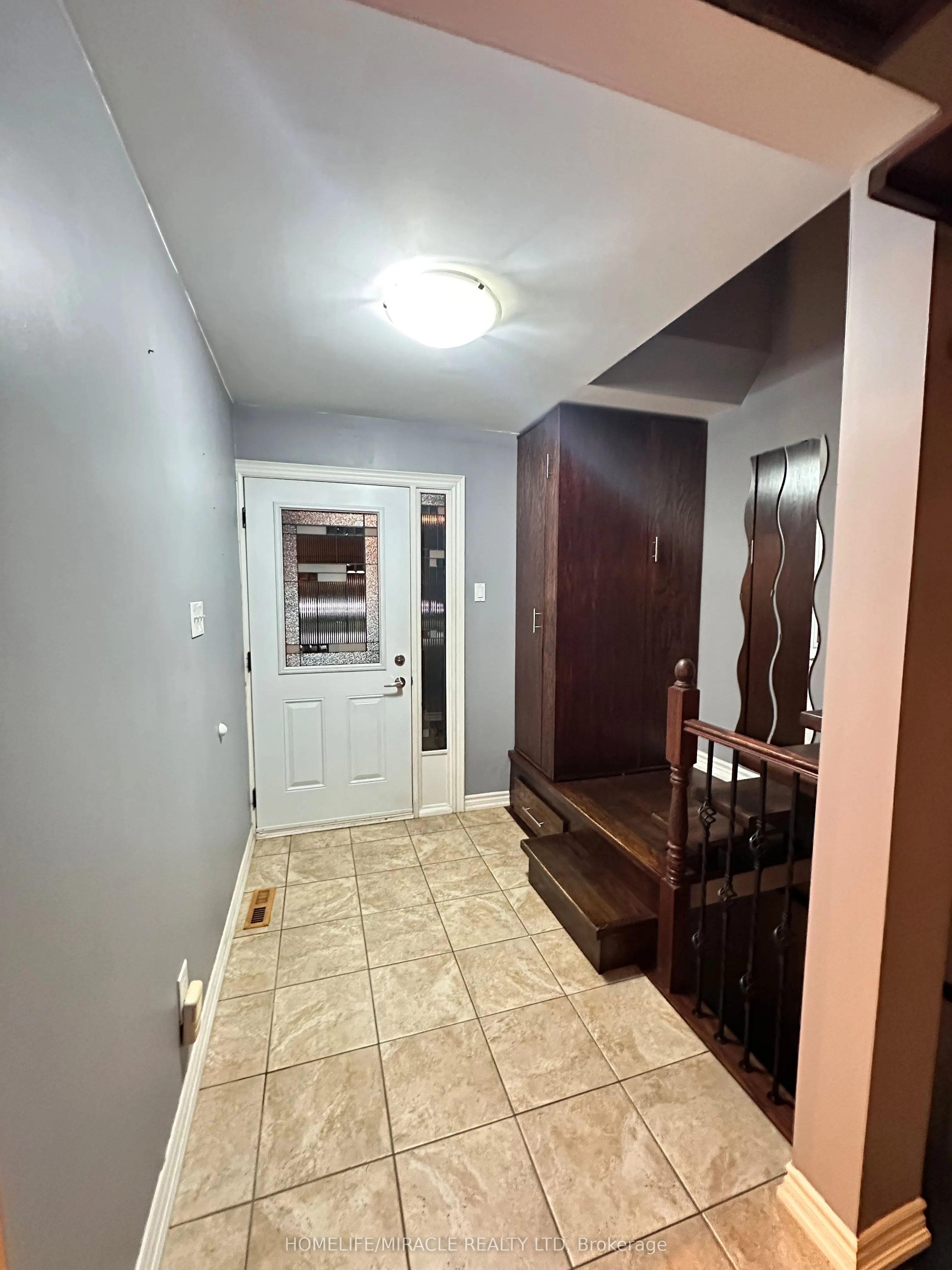 238 Royal Salisbury Way