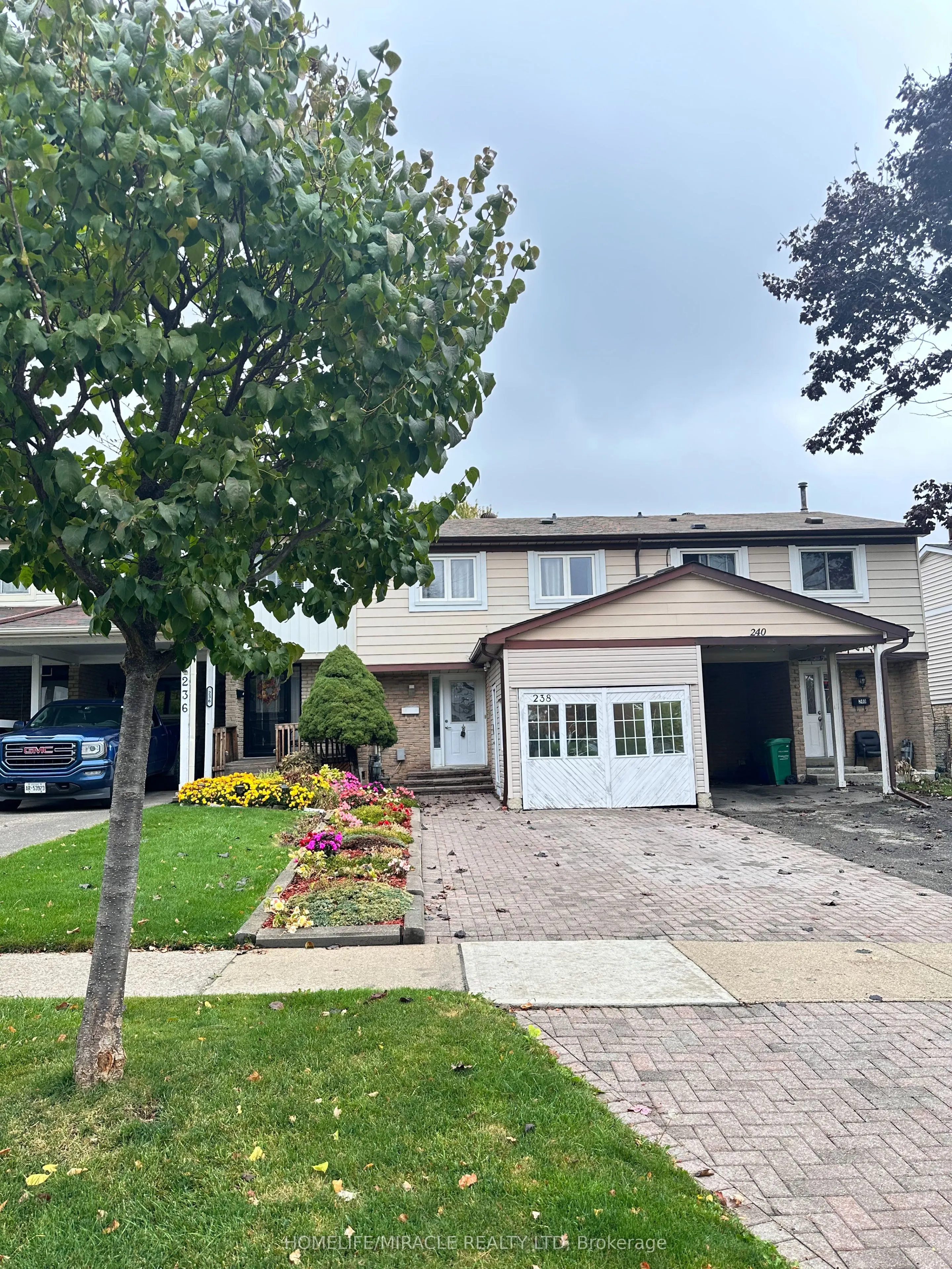 238 Royal Salisbury Way