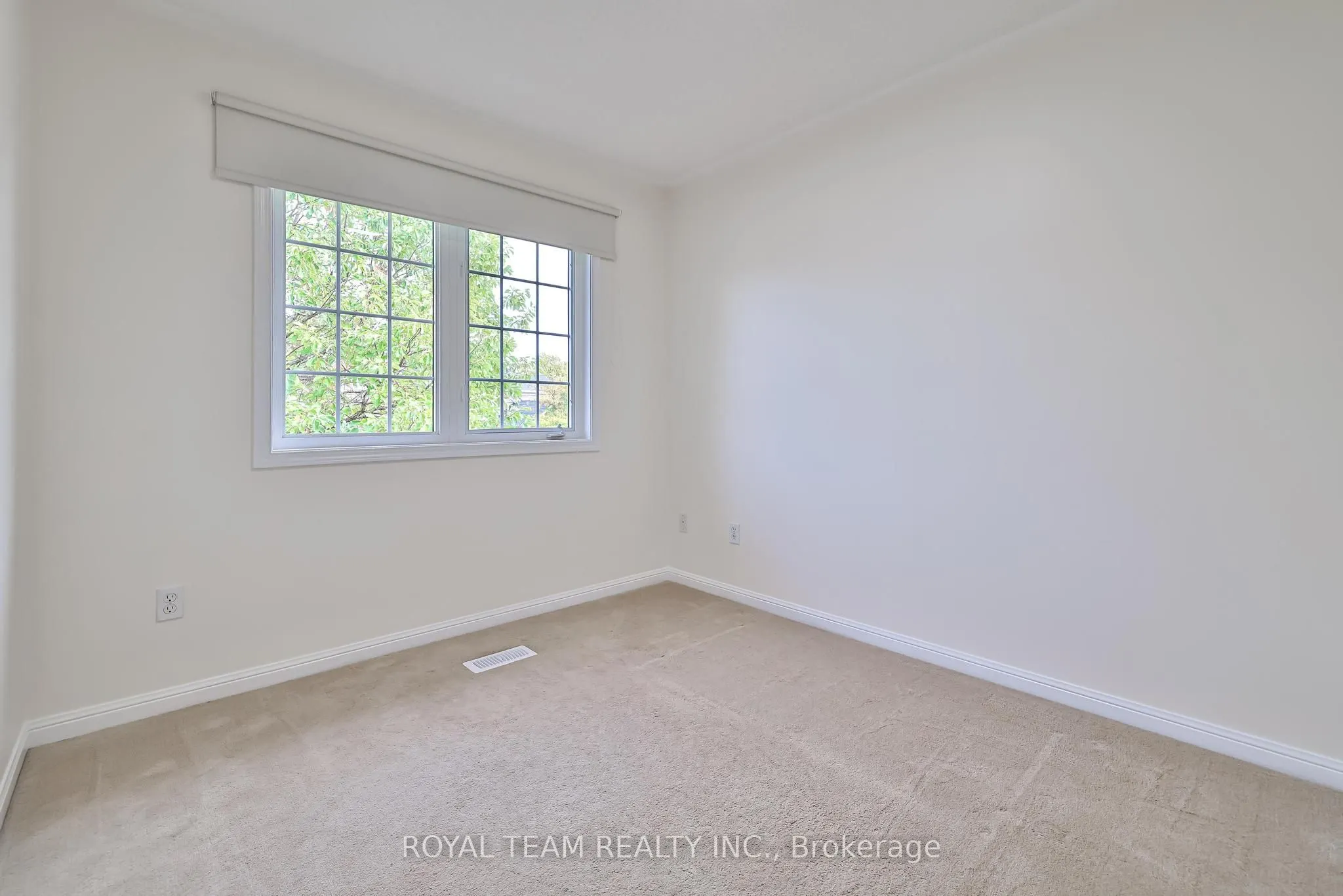 2439 Hollybrook Drive