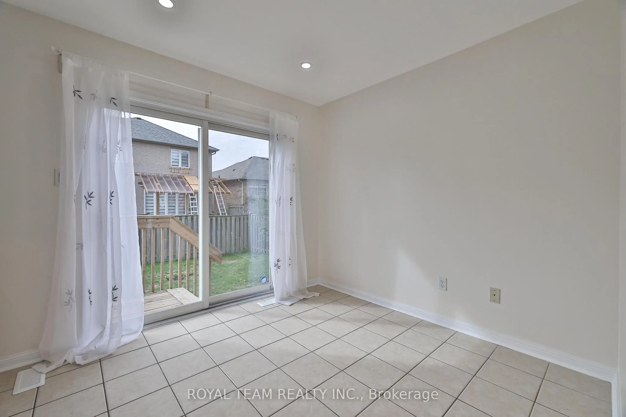 2439 Hollybrook Drive