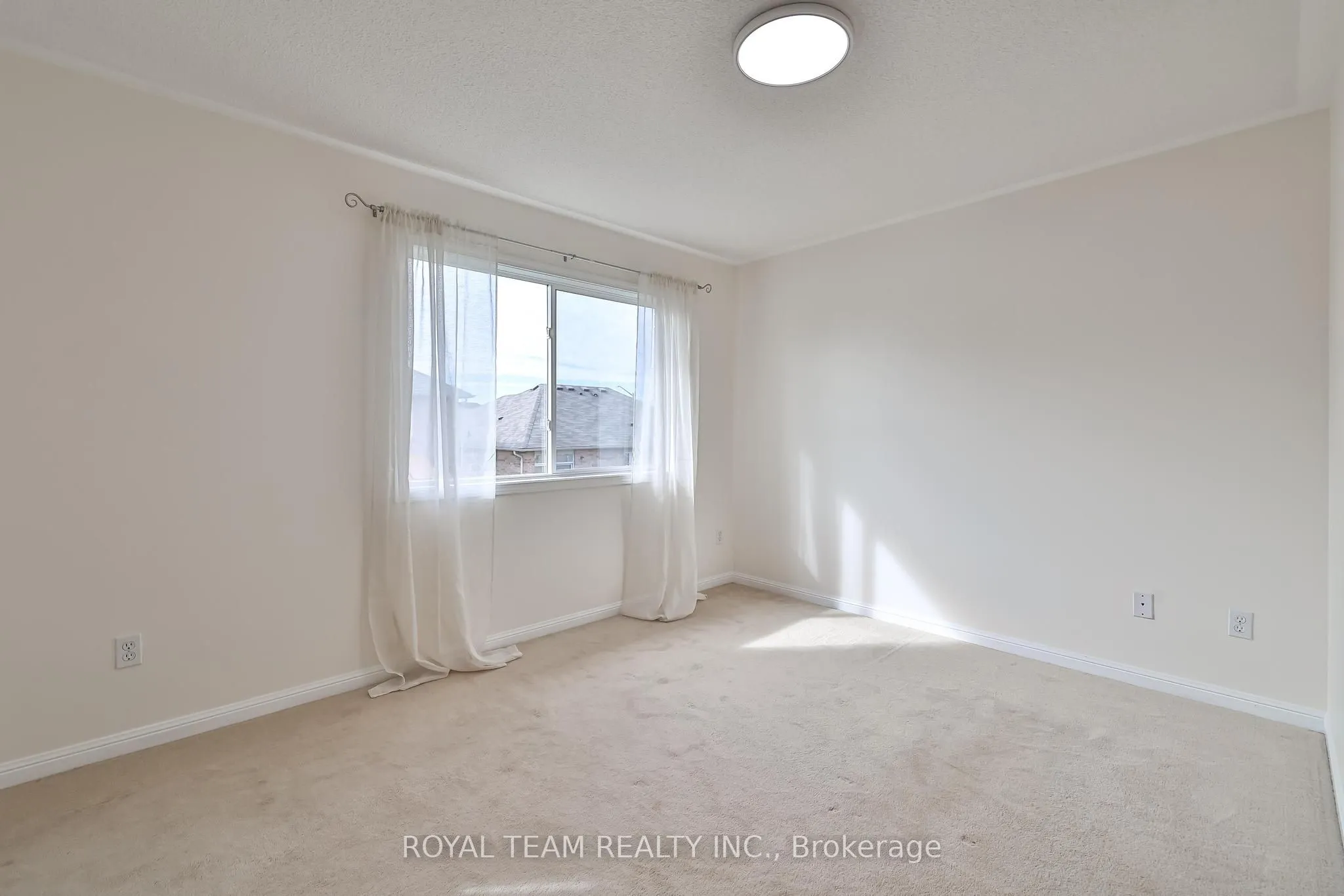 2439 Hollybrook Drive
