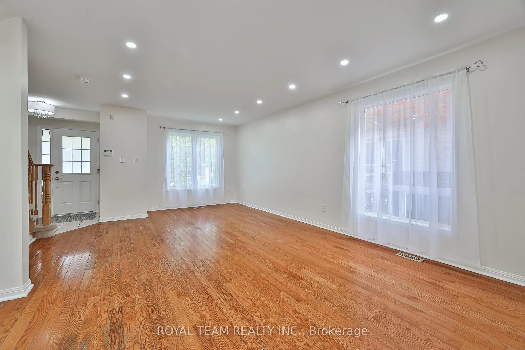 2439 Hollybrook Drive