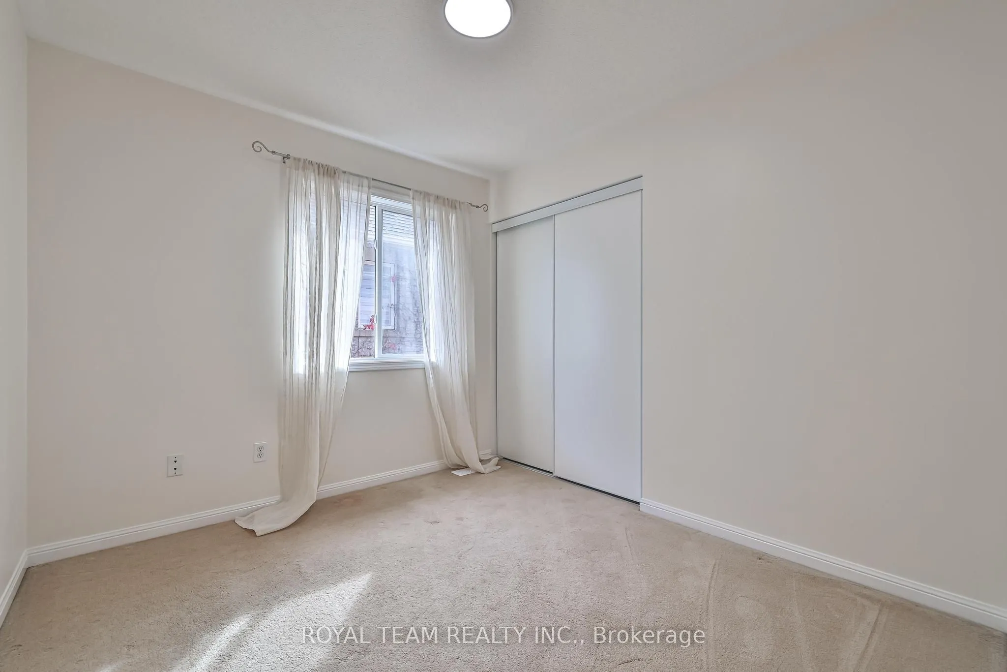 2439 Hollybrook Drive