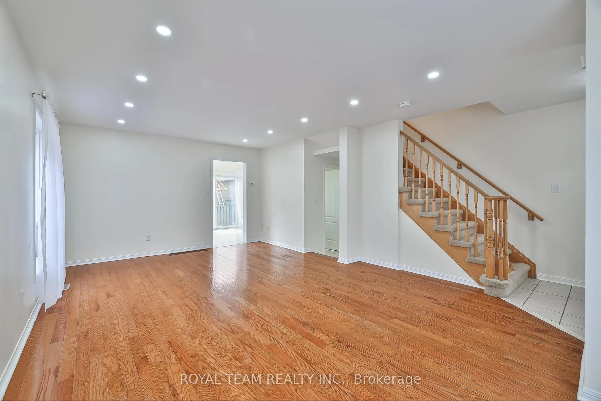 2439 Hollybrook Drive