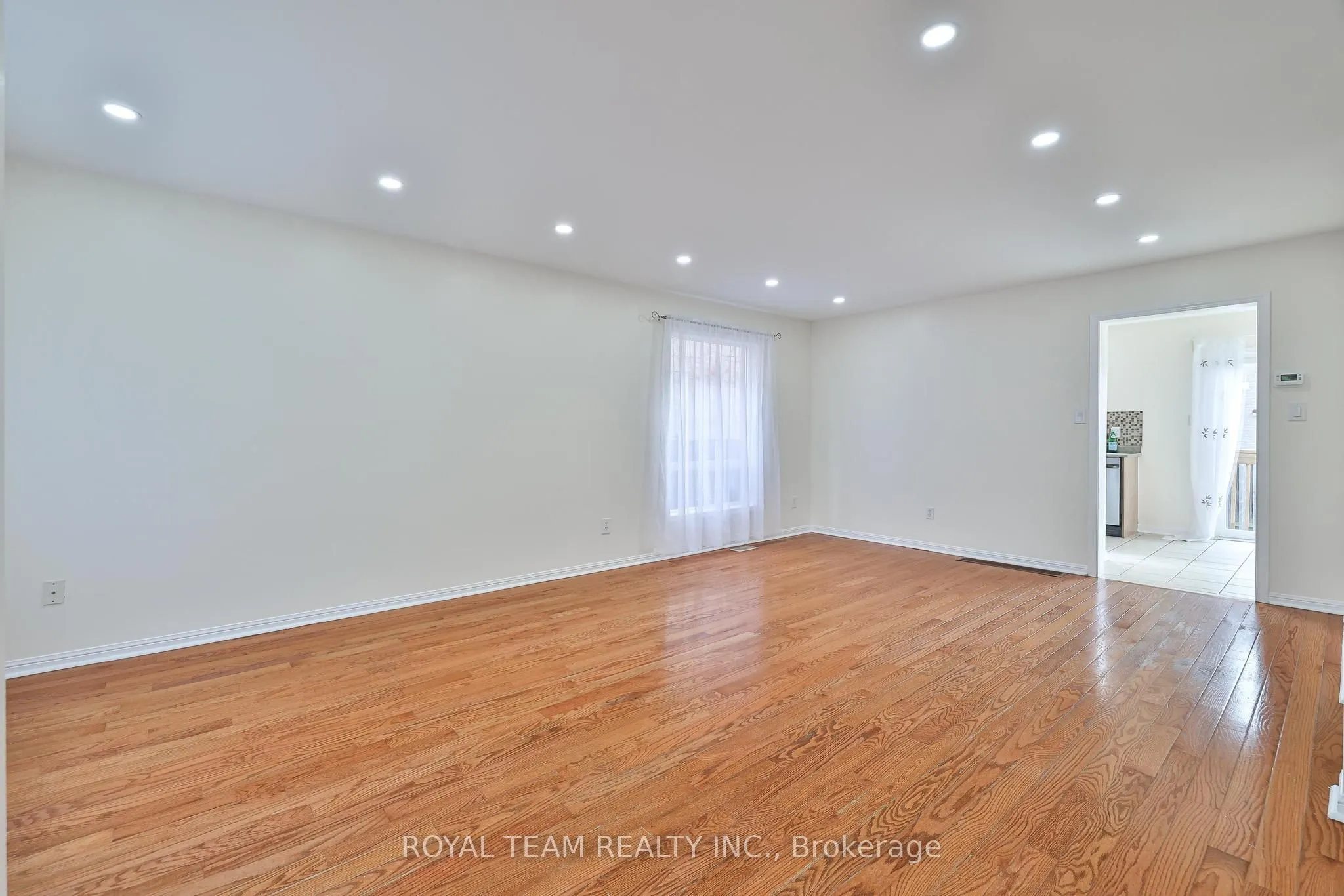 2439 Hollybrook Drive