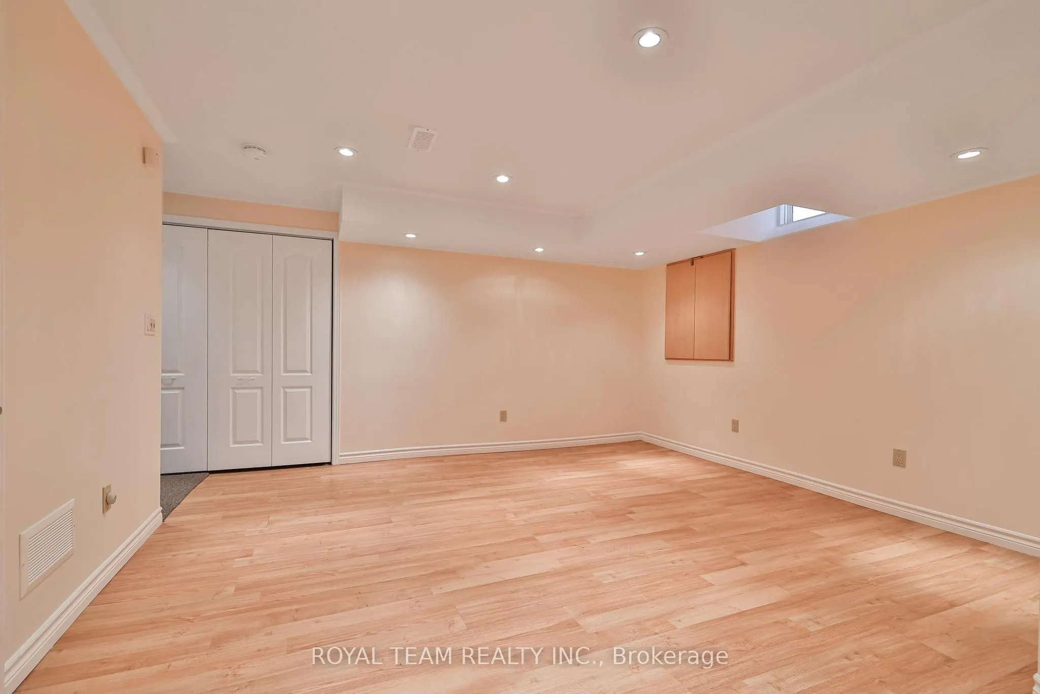 2439 Hollybrook Drive