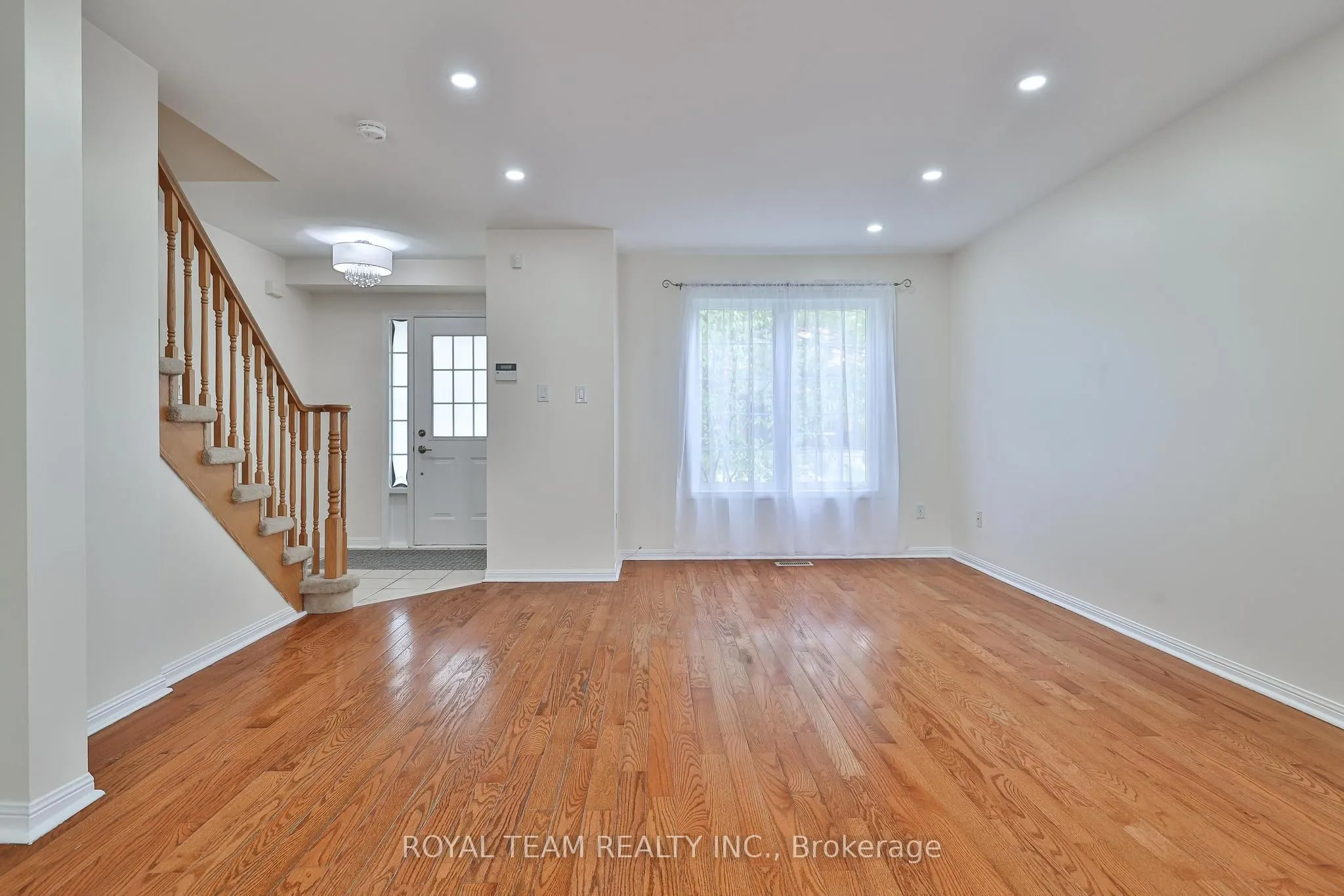 2439 Hollybrook Drive