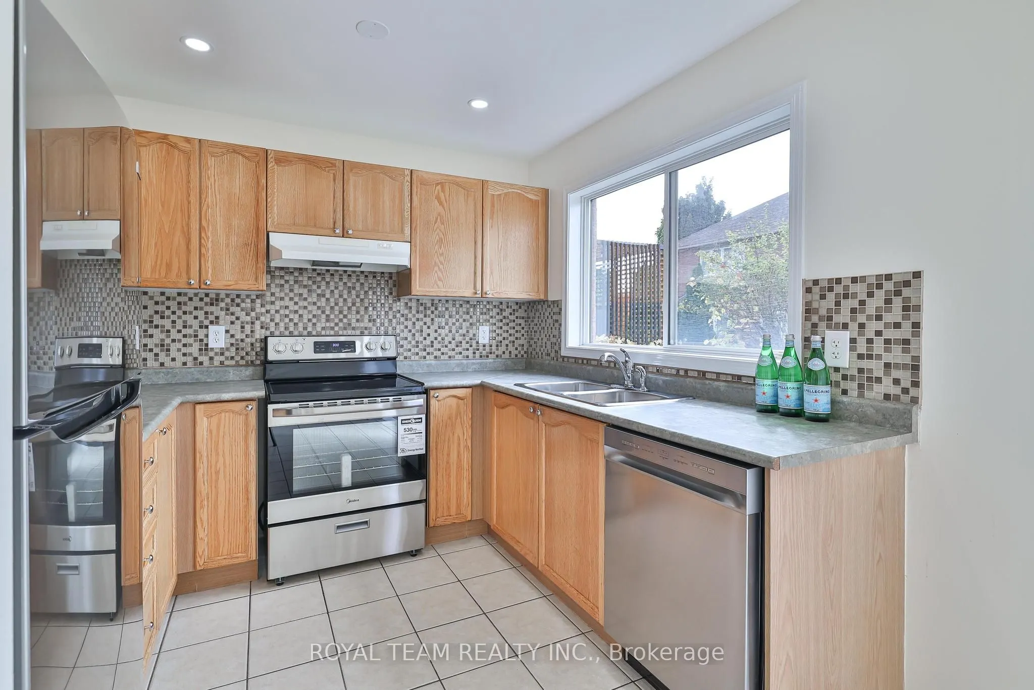 2439 Hollybrook Drive