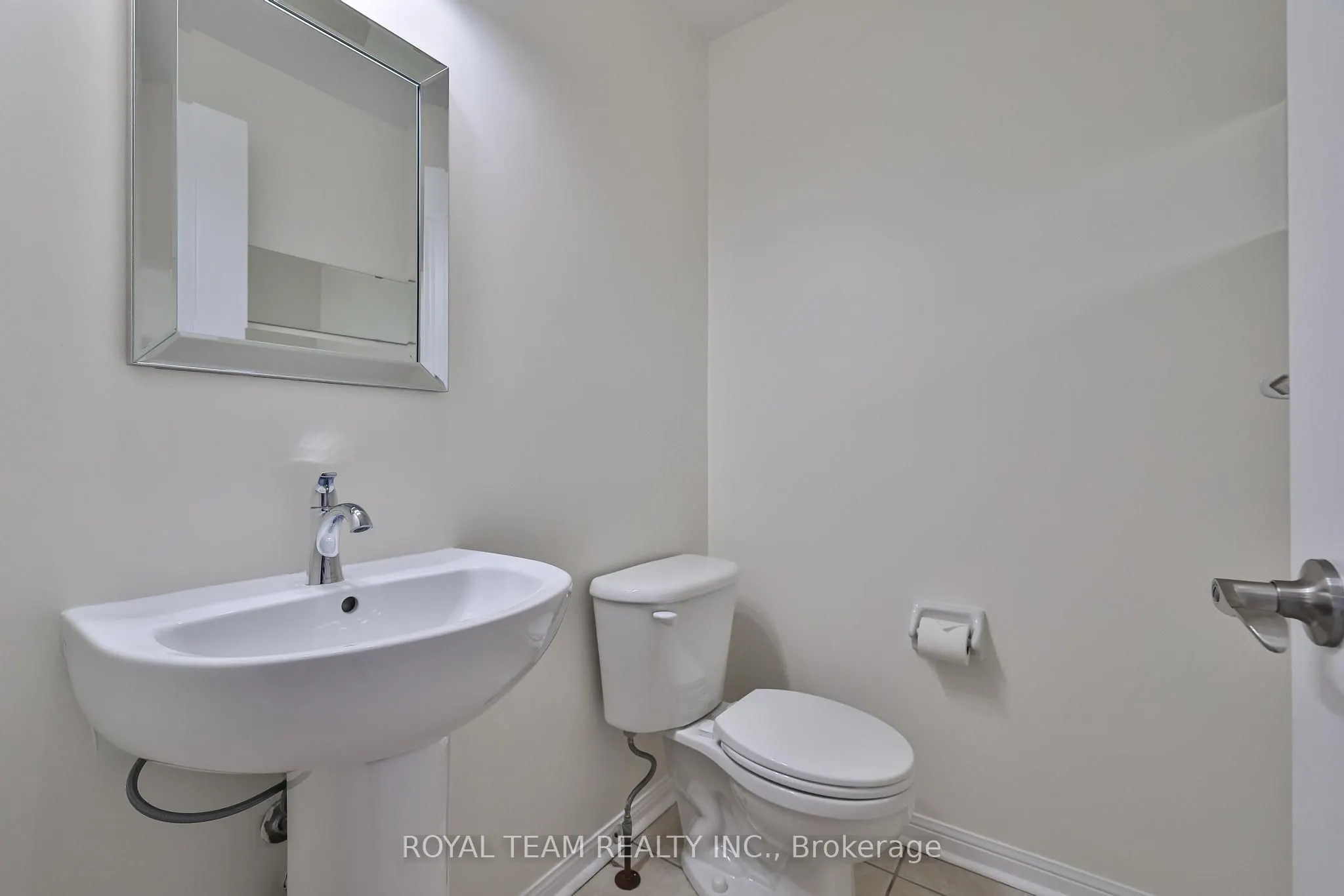 2439 Hollybrook Drive