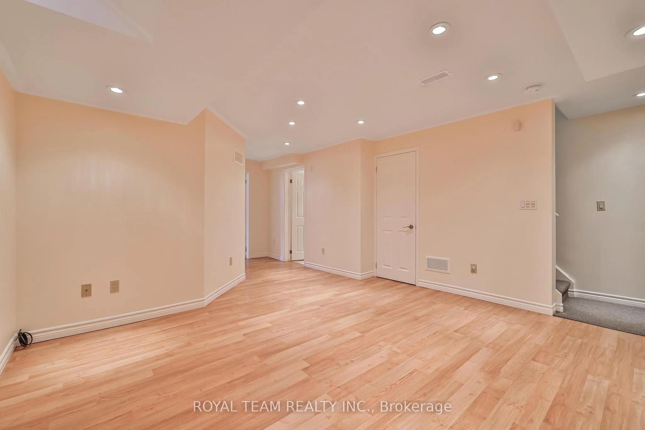 2439 Hollybrook Drive