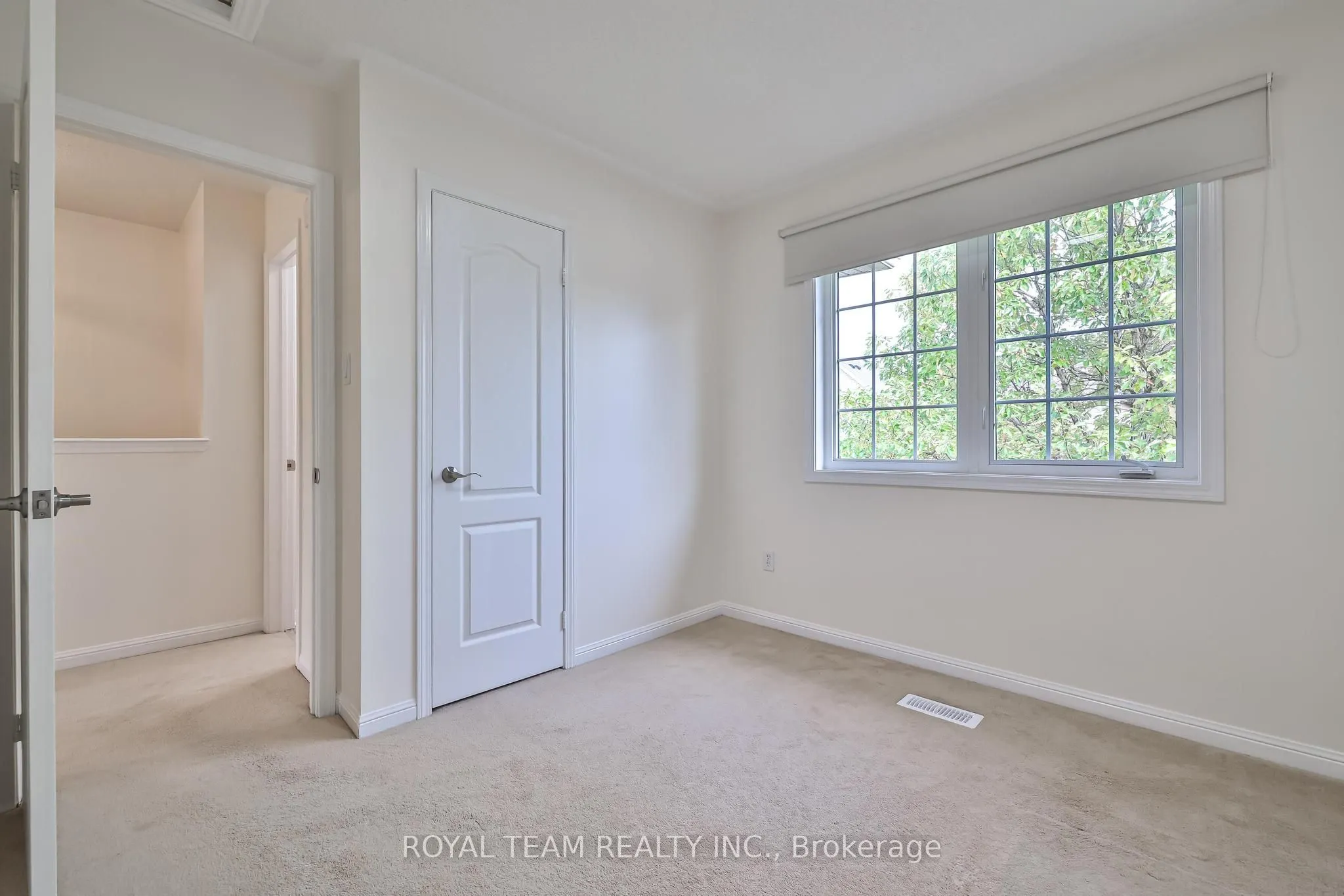 2439 Hollybrook Drive