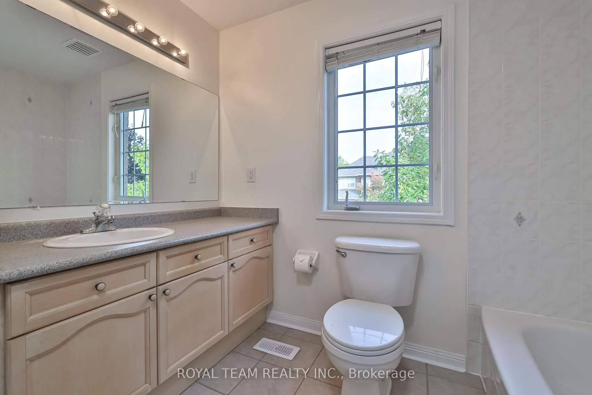 2439 Hollybrook Drive