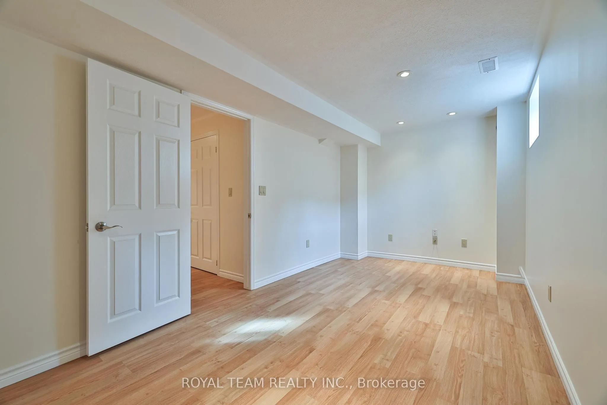 2439 Hollybrook Drive