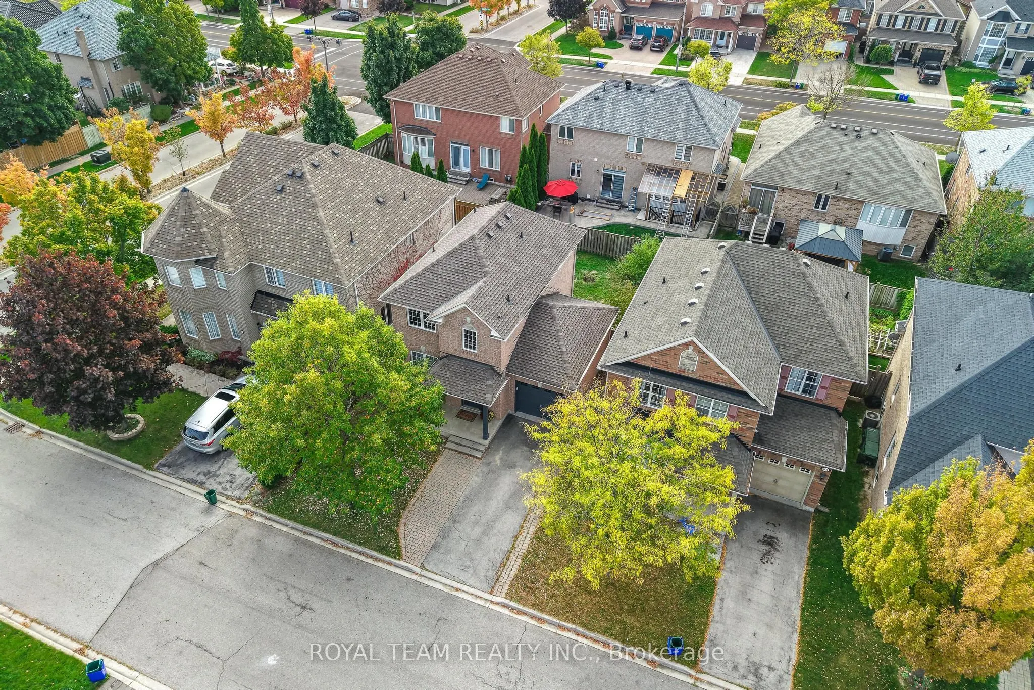 2439 Hollybrook Drive