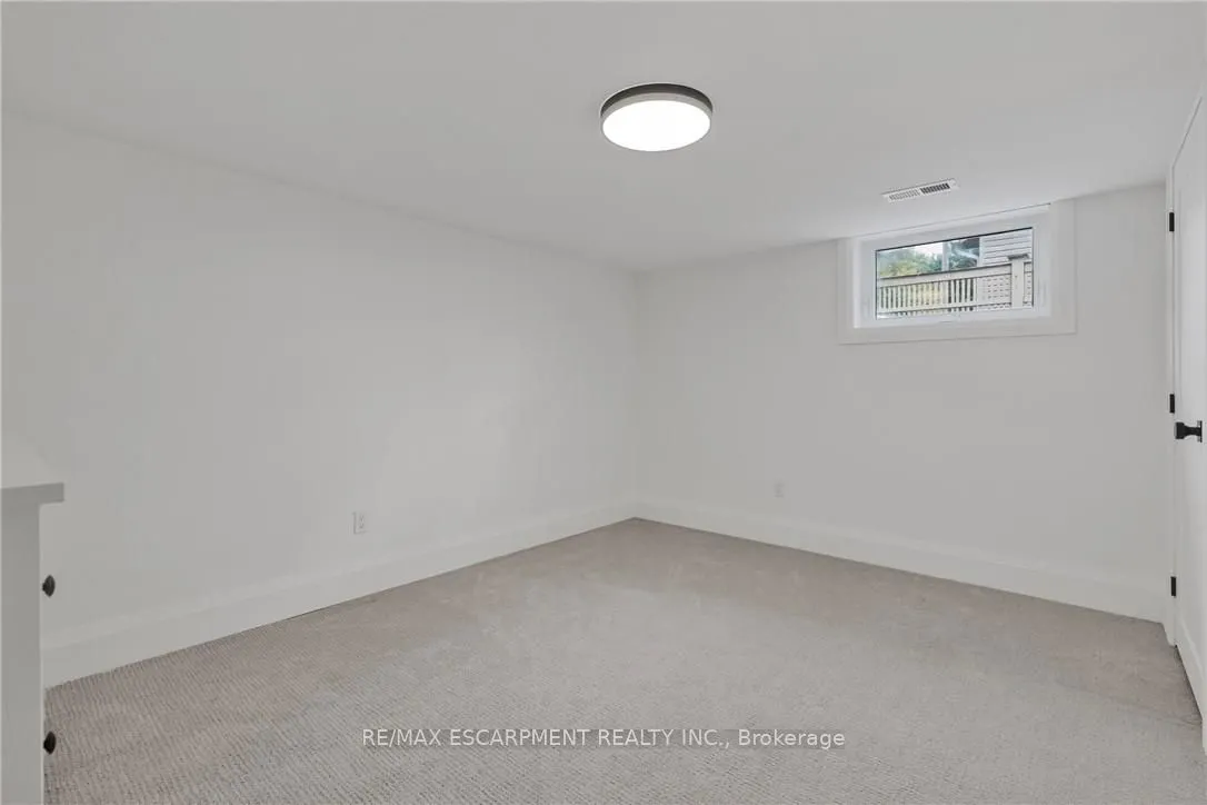 2073 Maplewood Drive