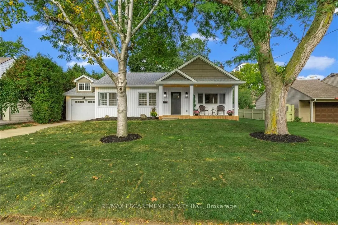 2073 Maplewood Drive