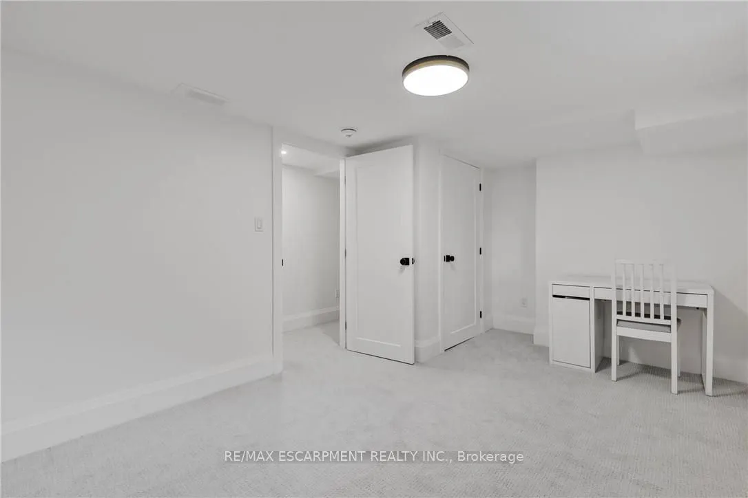 2073 Maplewood Drive