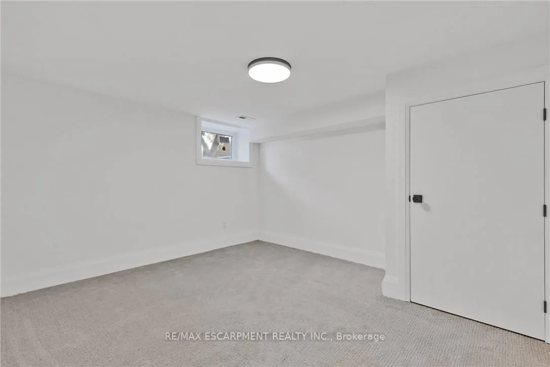 2073 Maplewood Drive