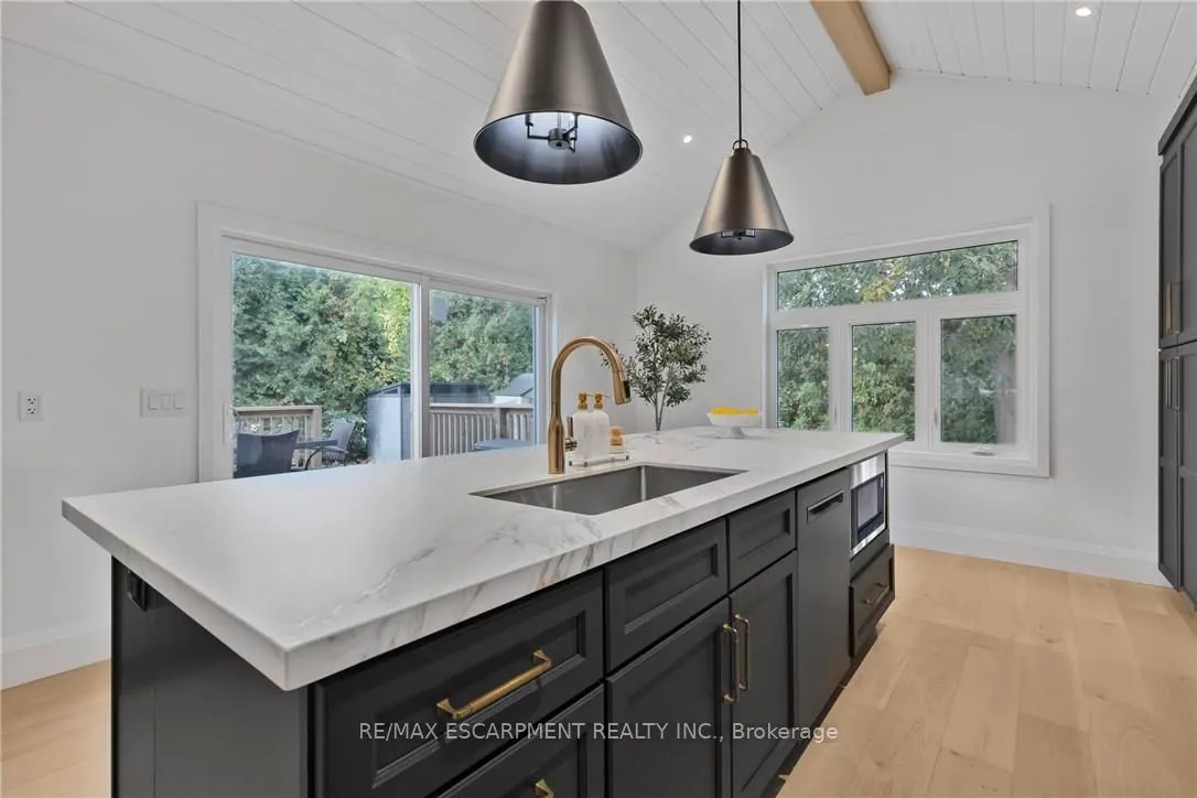 2073 Maplewood Drive