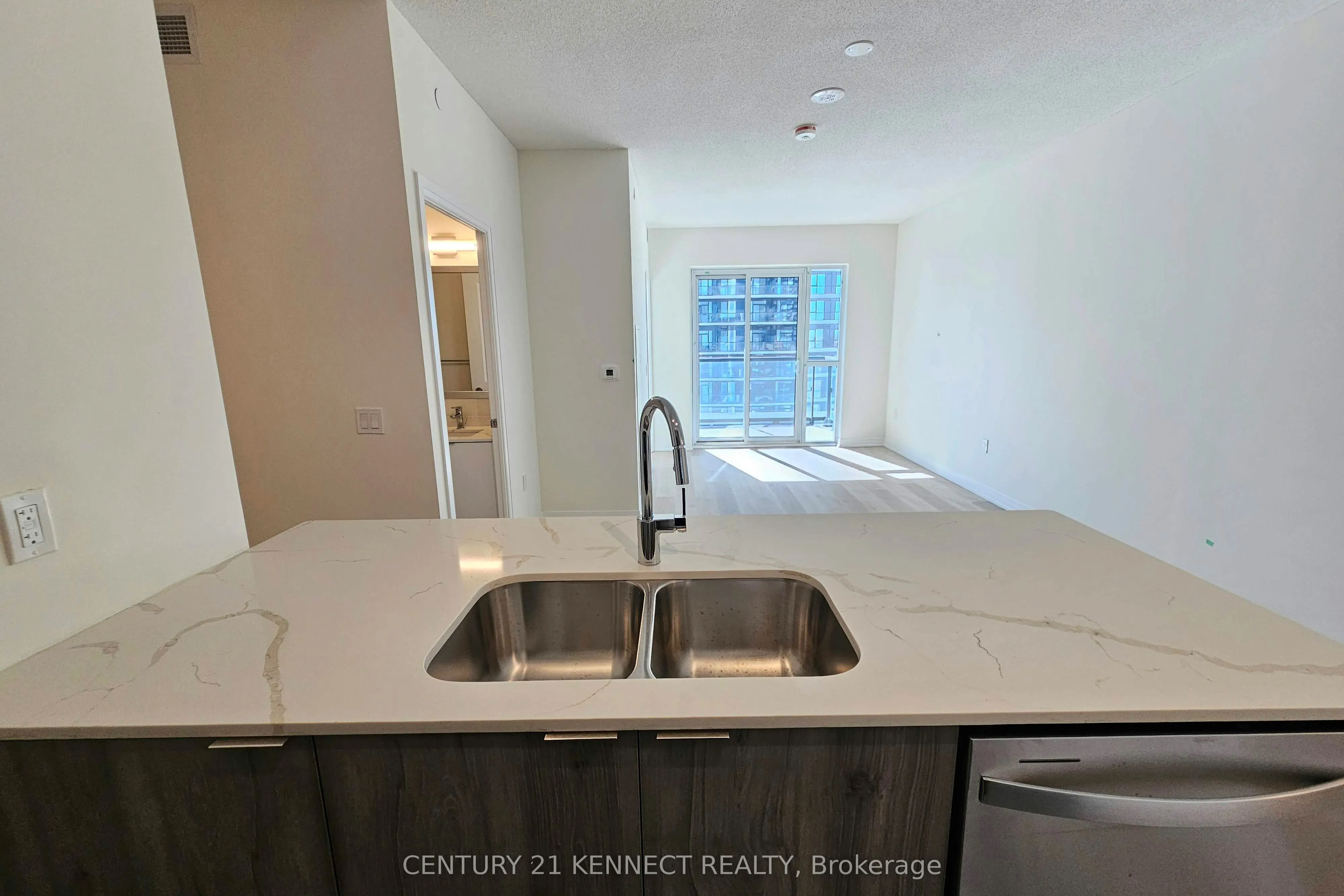 15 Watergarden Drive, #1705
