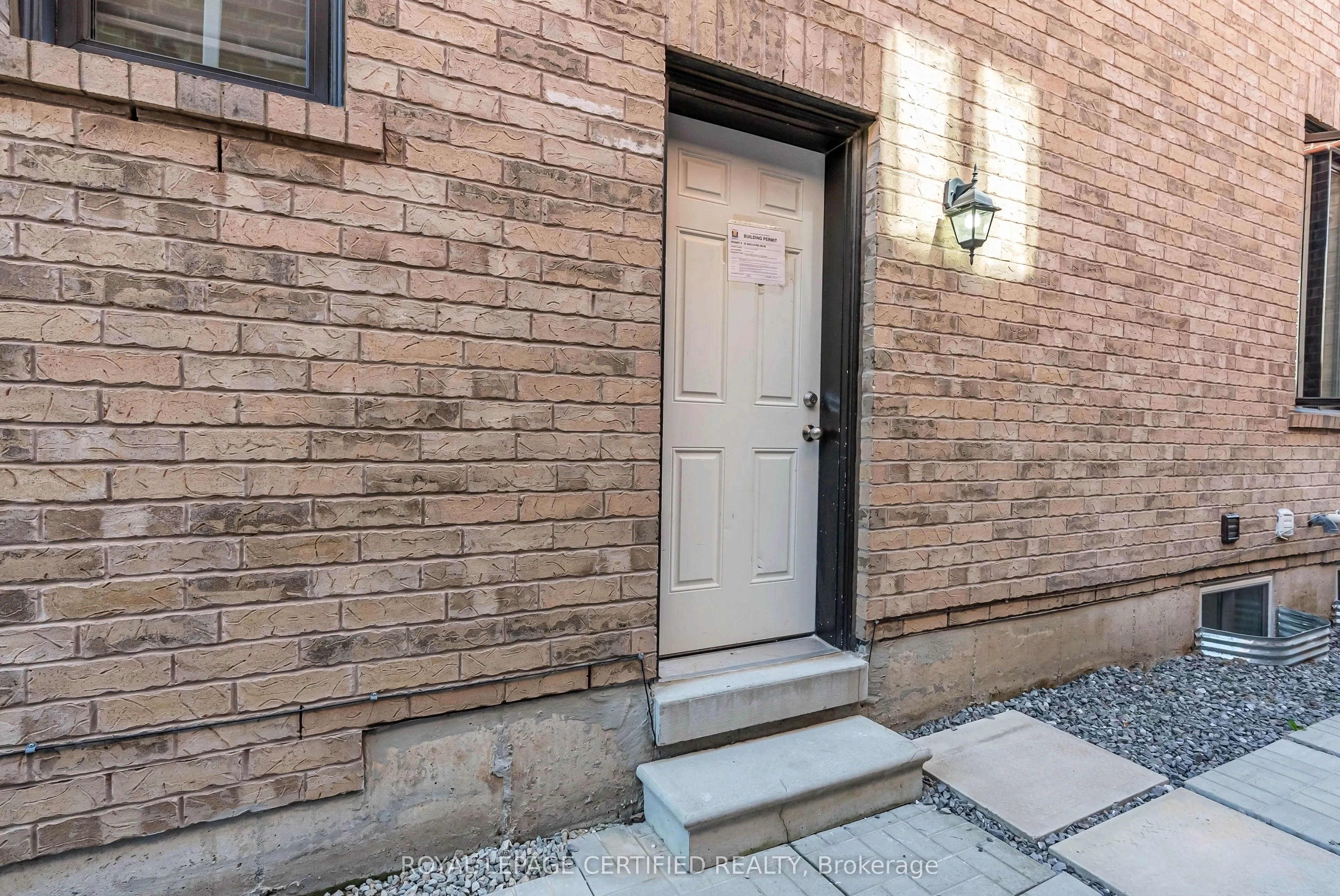 61 Dunley Crescent