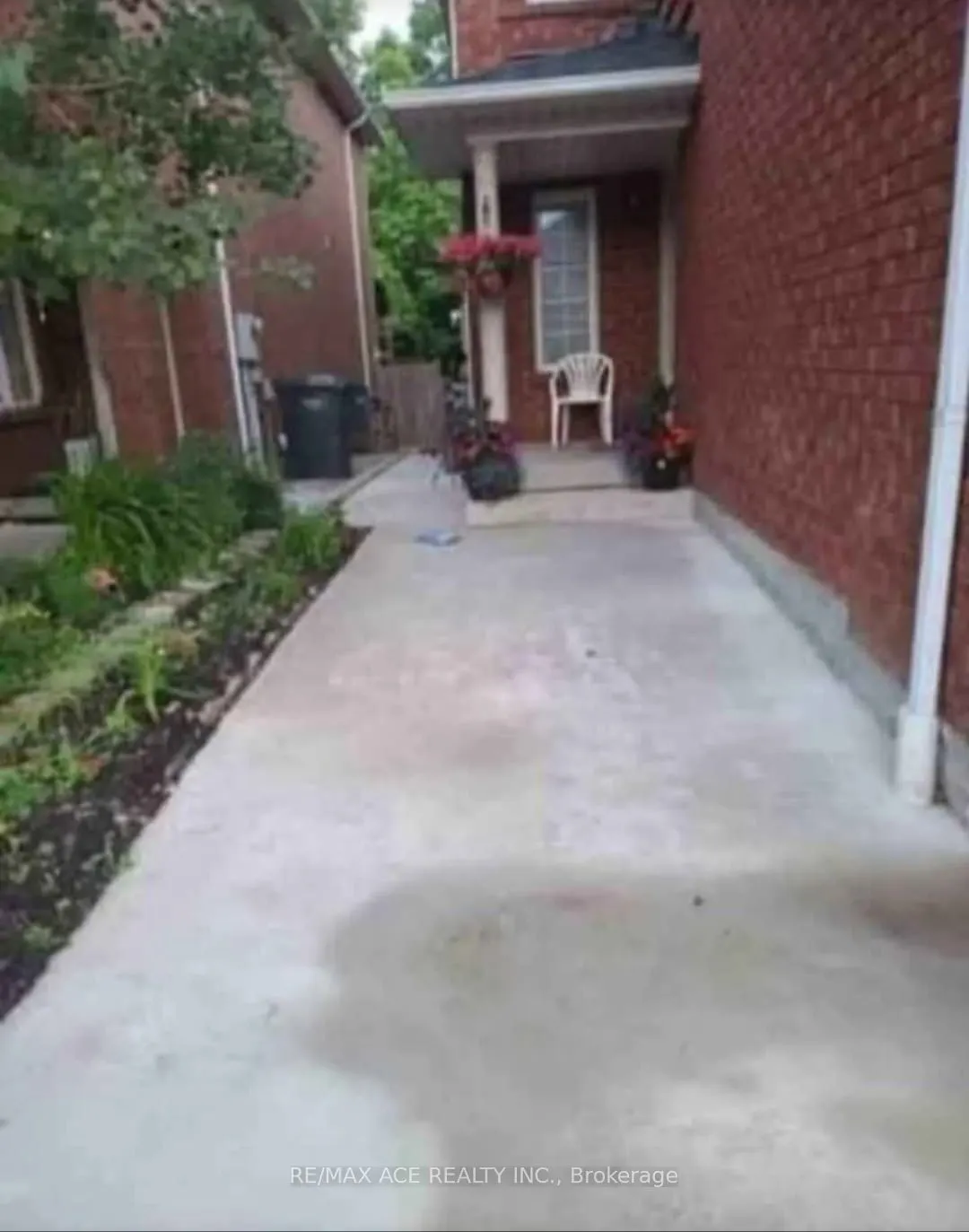 1198 Prestonwood Crescent