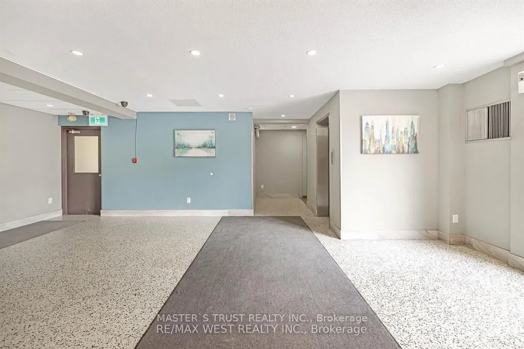1055 Forestwood Drive, #214
