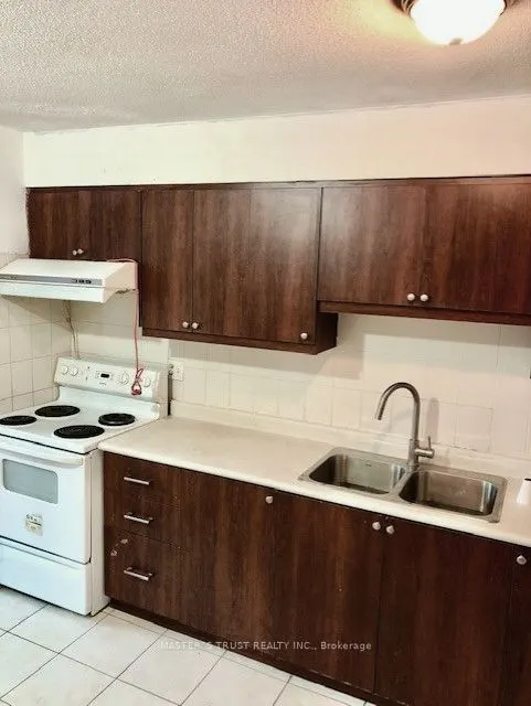 1055 Forestwood Drive, #214