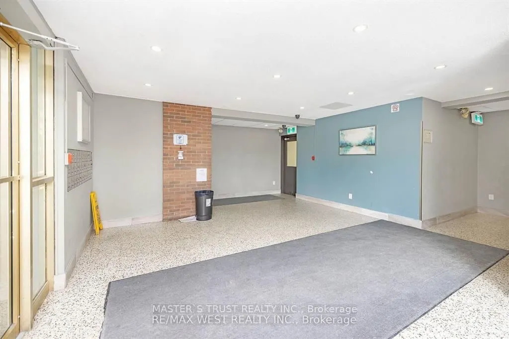 1055 Forestwood Drive, #214