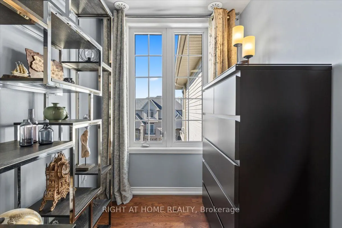149 Isaac Devins Boulevard, #11