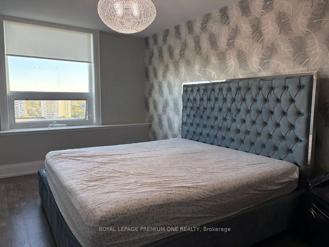 15 La Rose Avenue, #1603