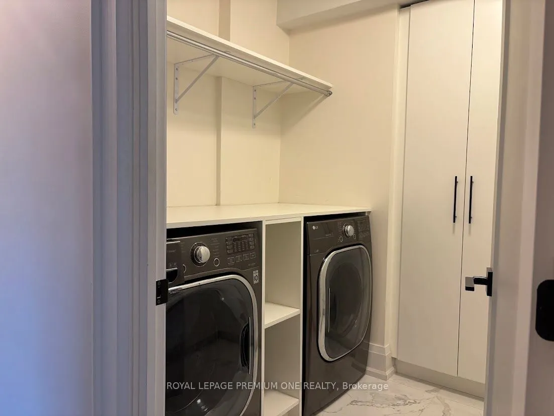 15 La Rose Avenue, #1603