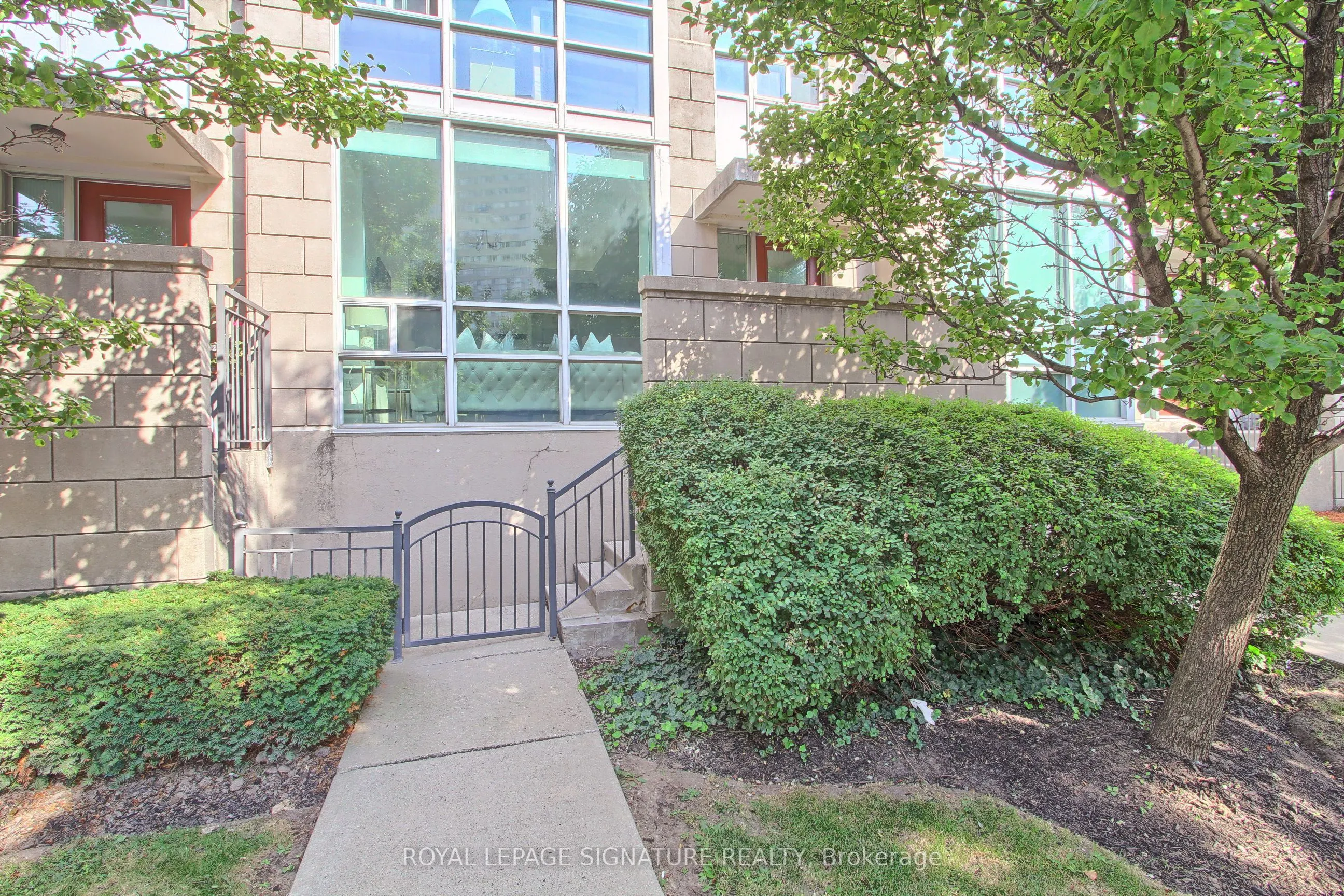 90 Absolute Avenue, #104
