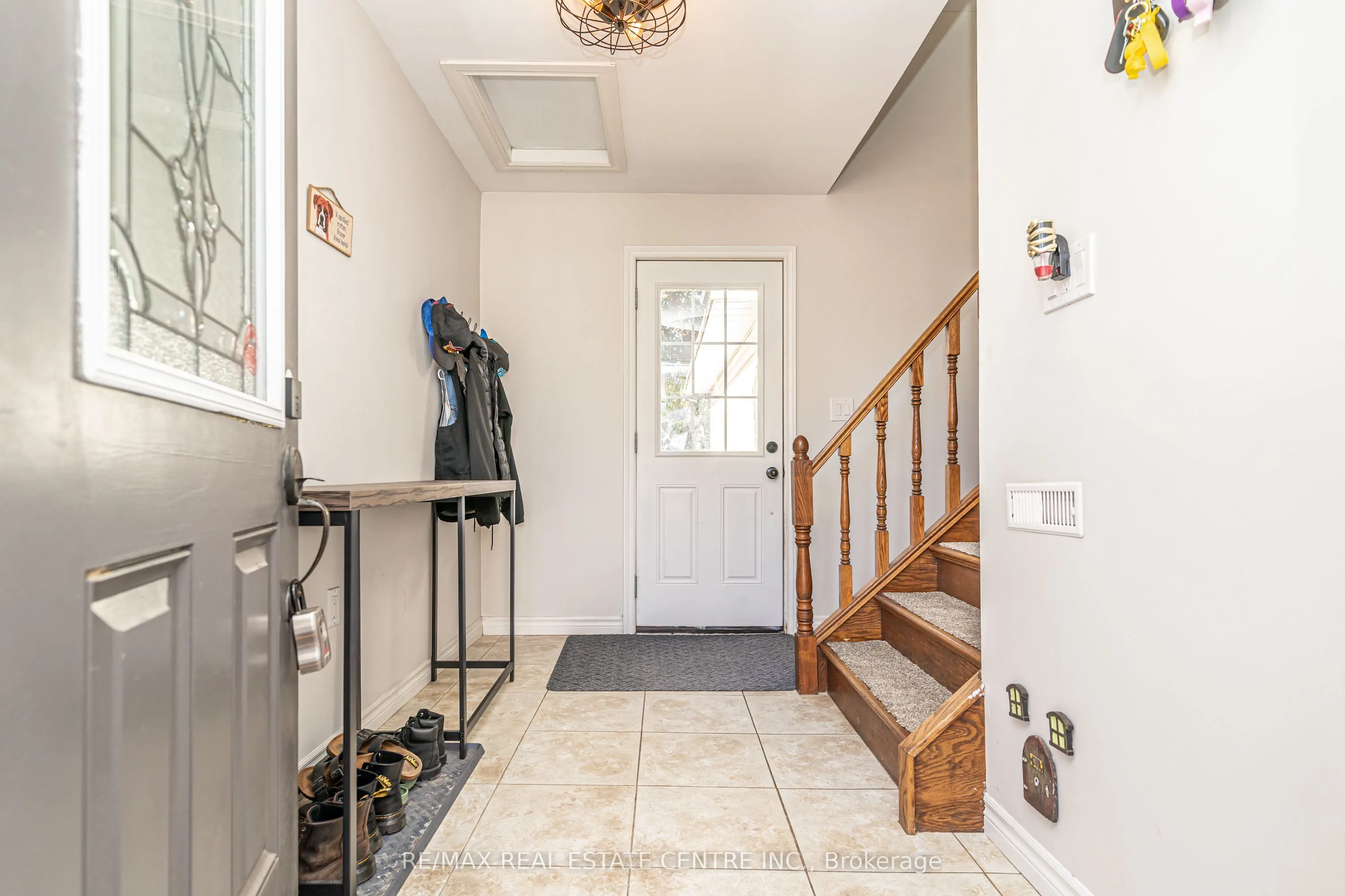 95 Avonmore Crescent