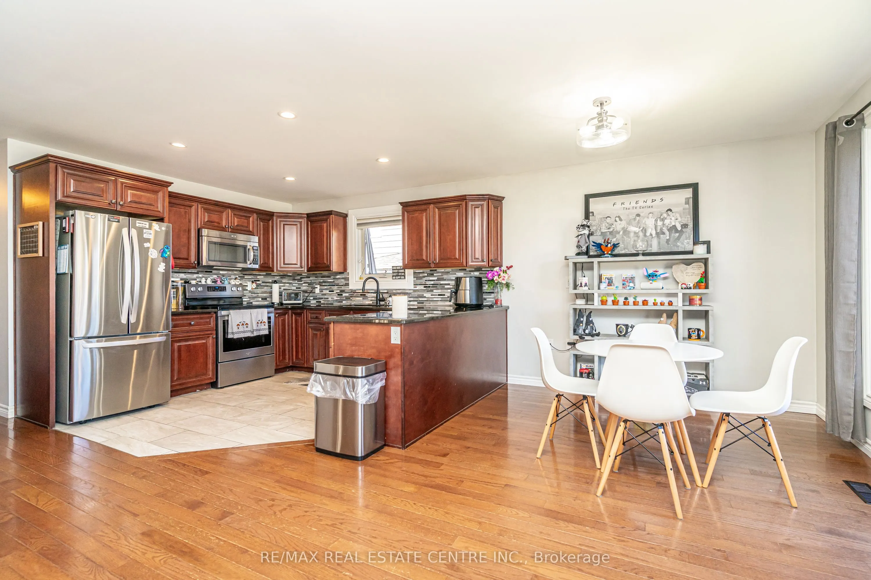 95 Avonmore Crescent