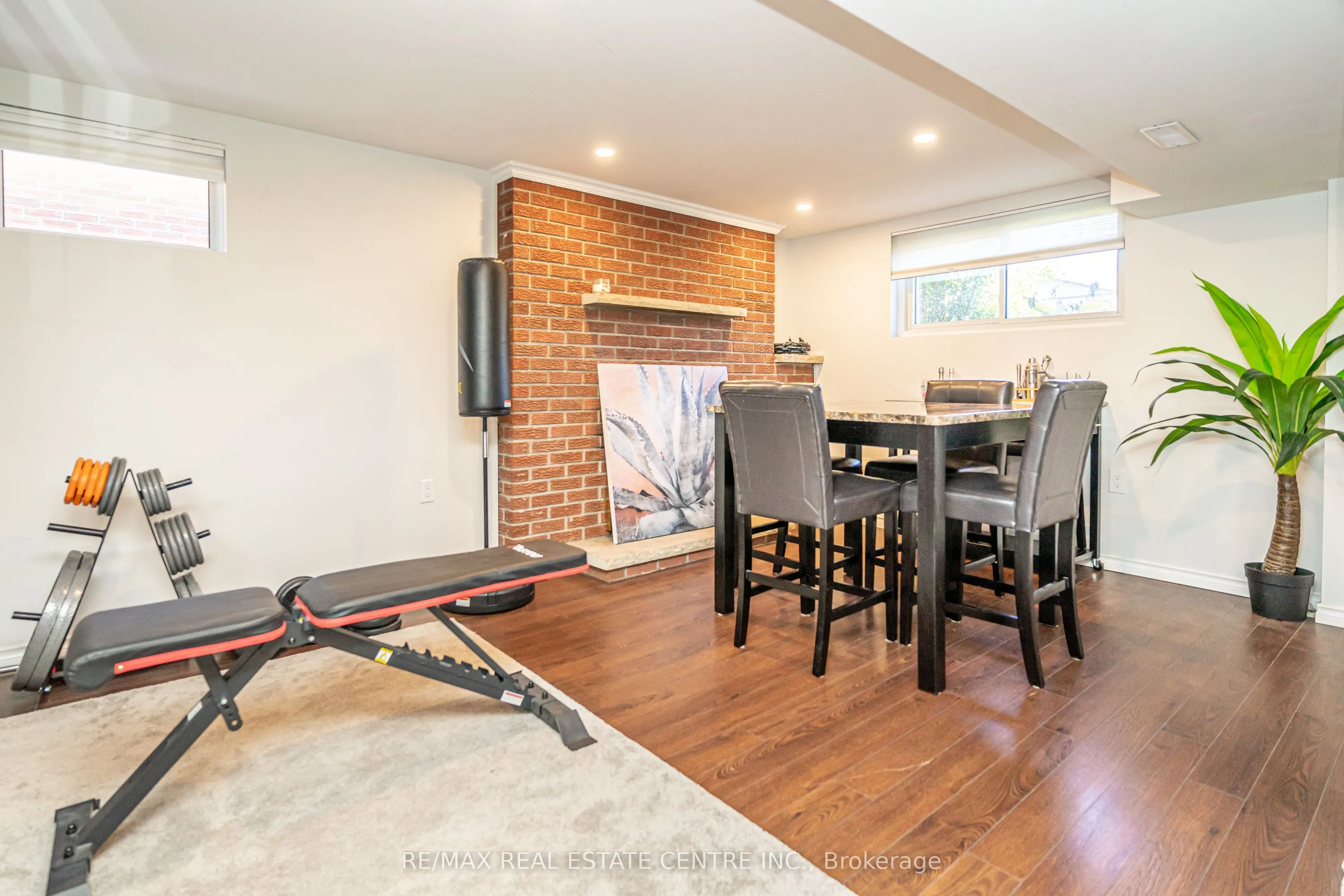 95 Avonmore Crescent