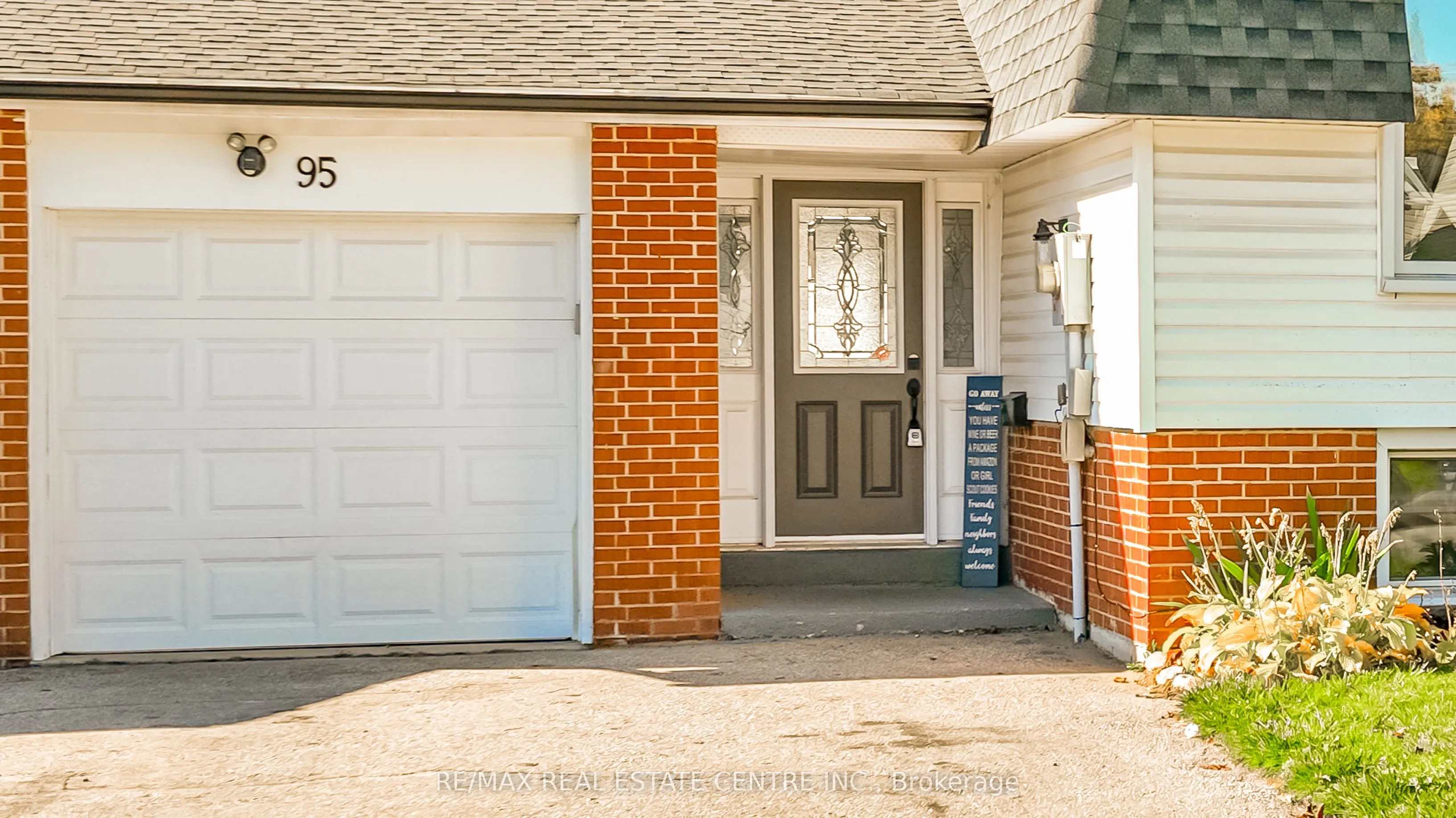 95 Avonmore Crescent