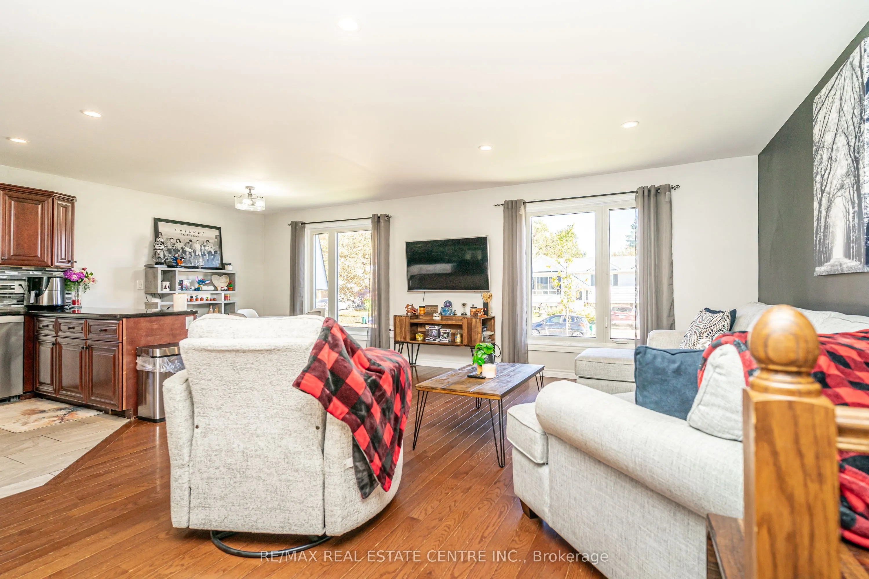 95 Avonmore Crescent
