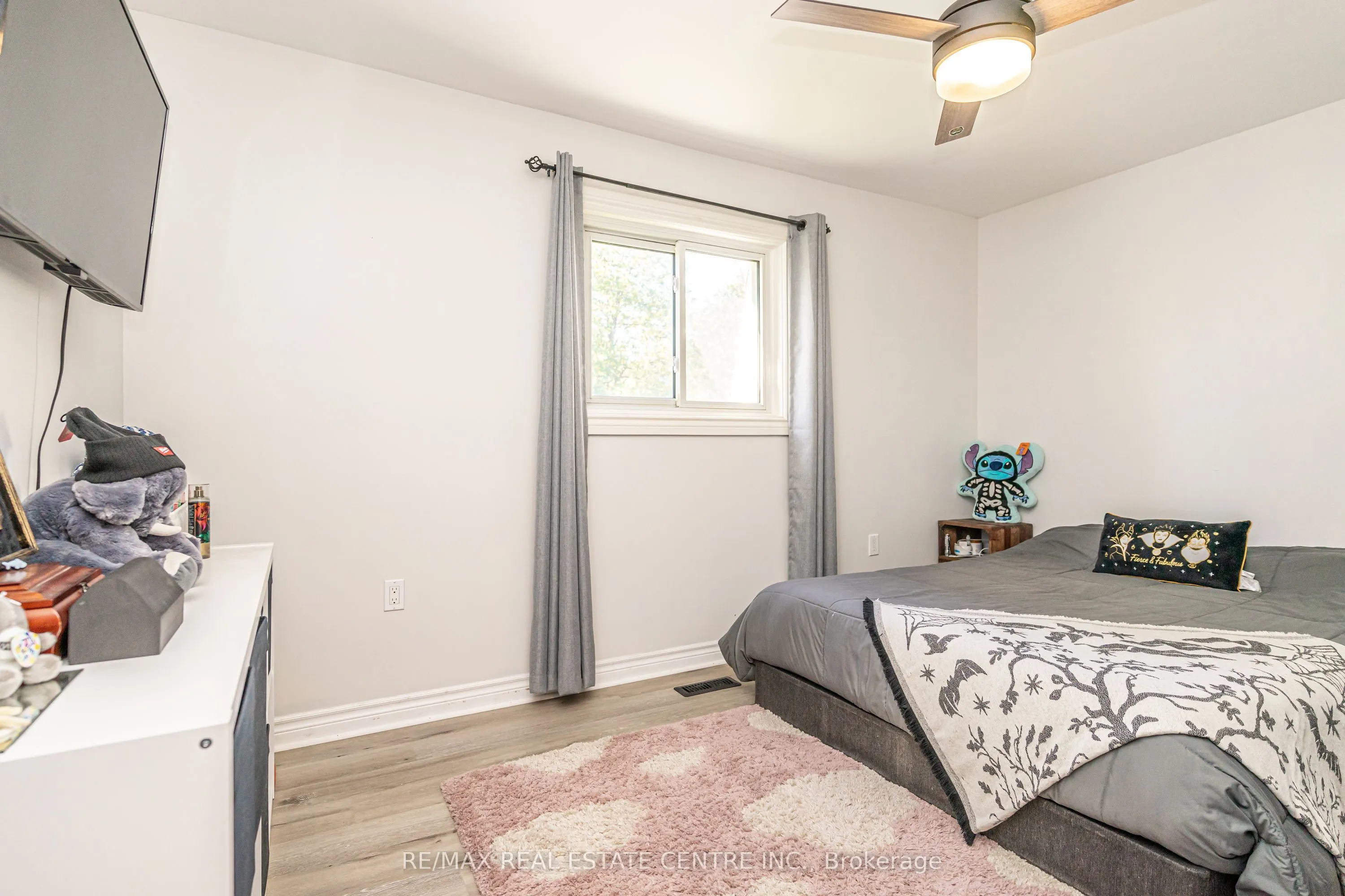 95 Avonmore Crescent