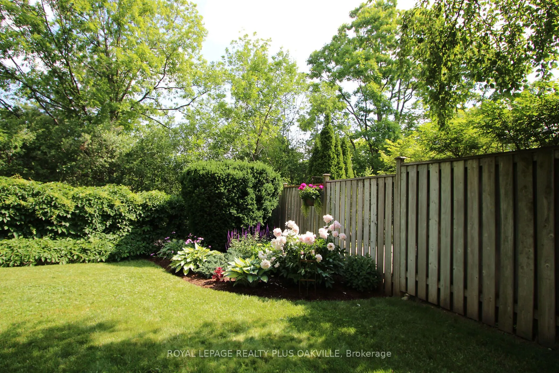 1303 Henley Place