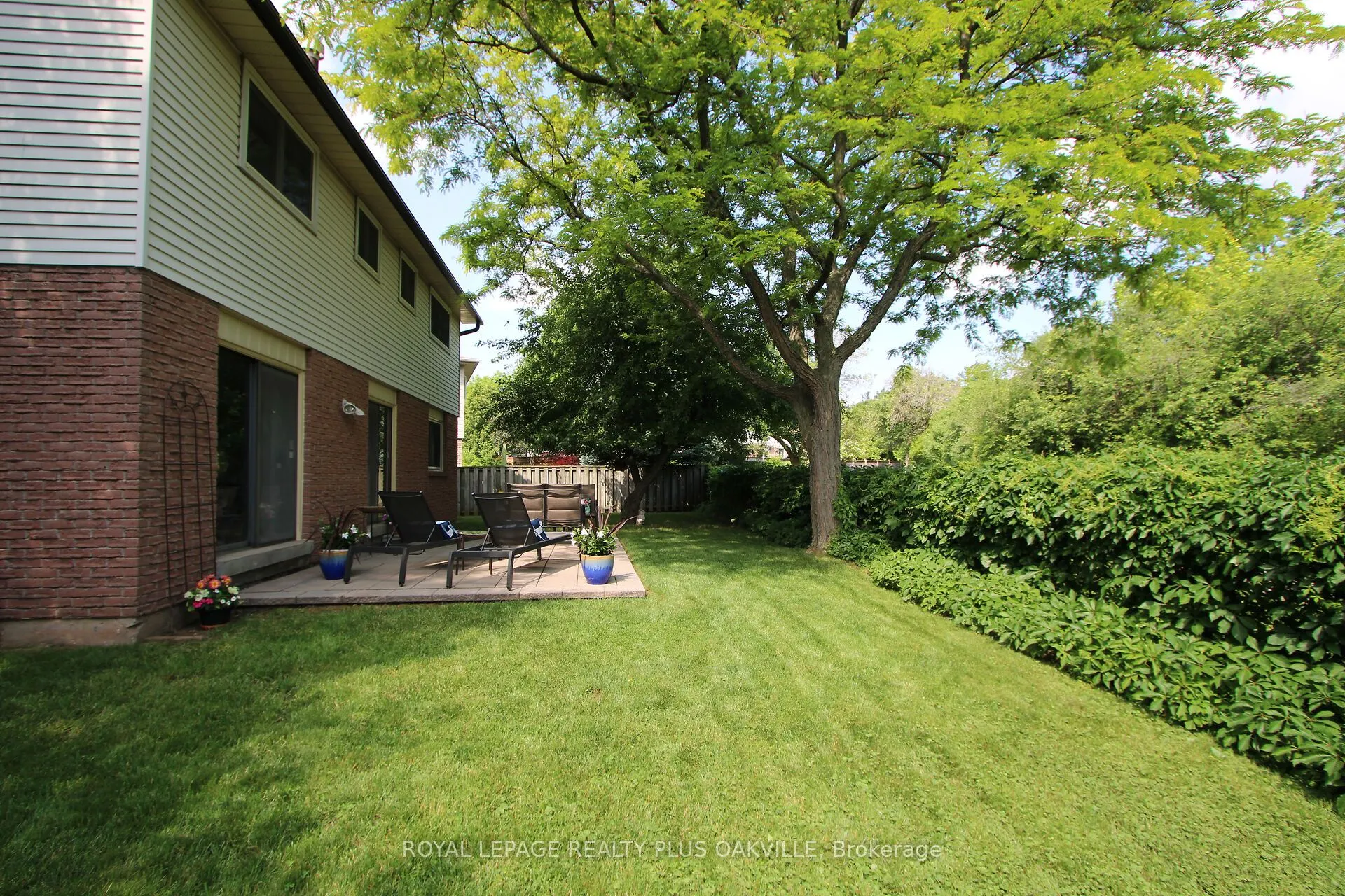 1303 Henley Place