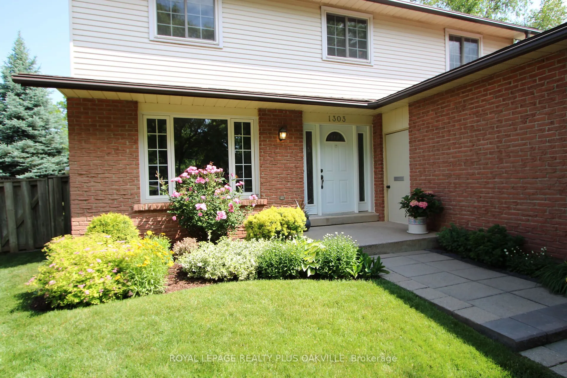 1303 Henley Place