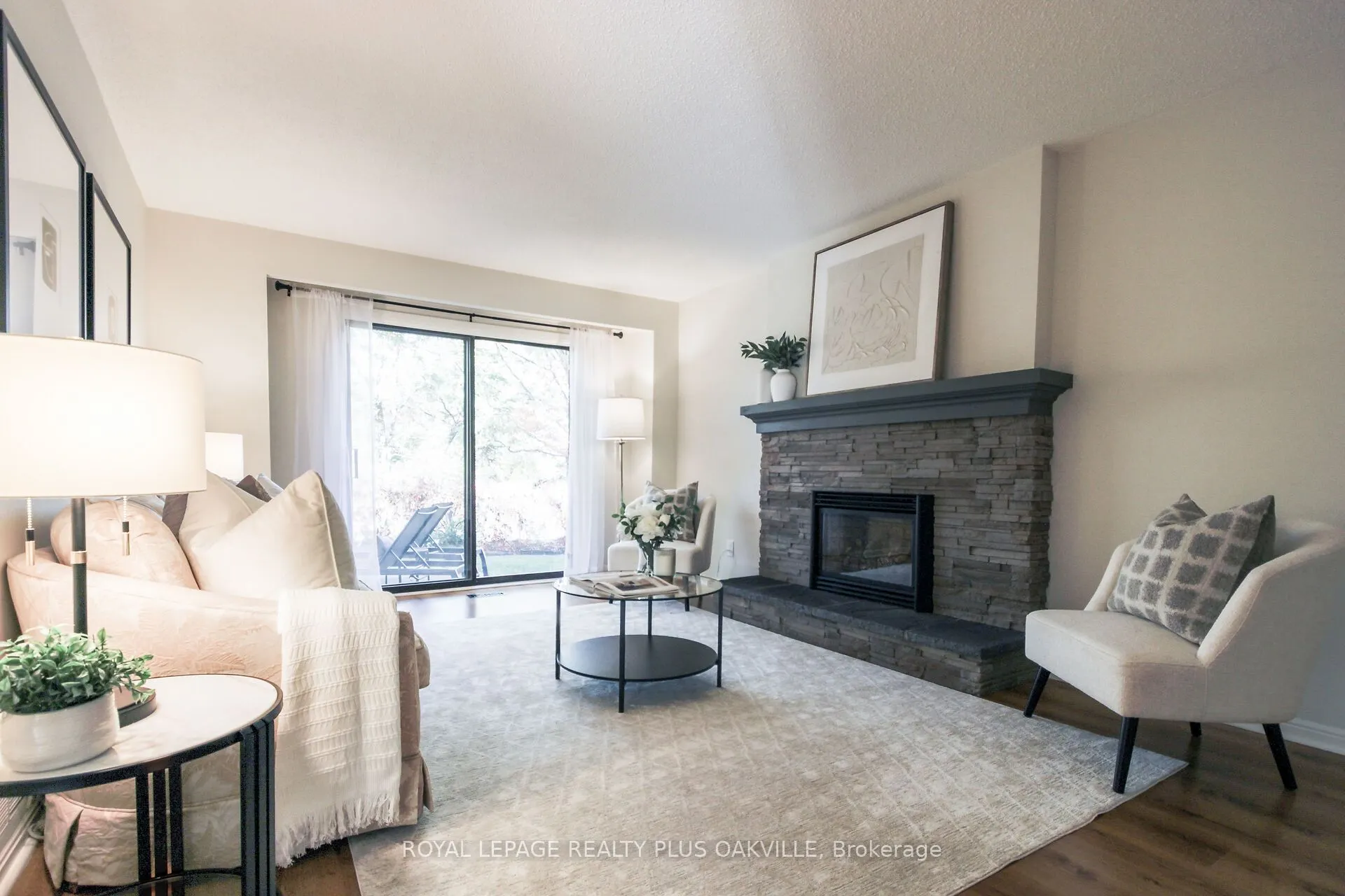 1303 Henley Place