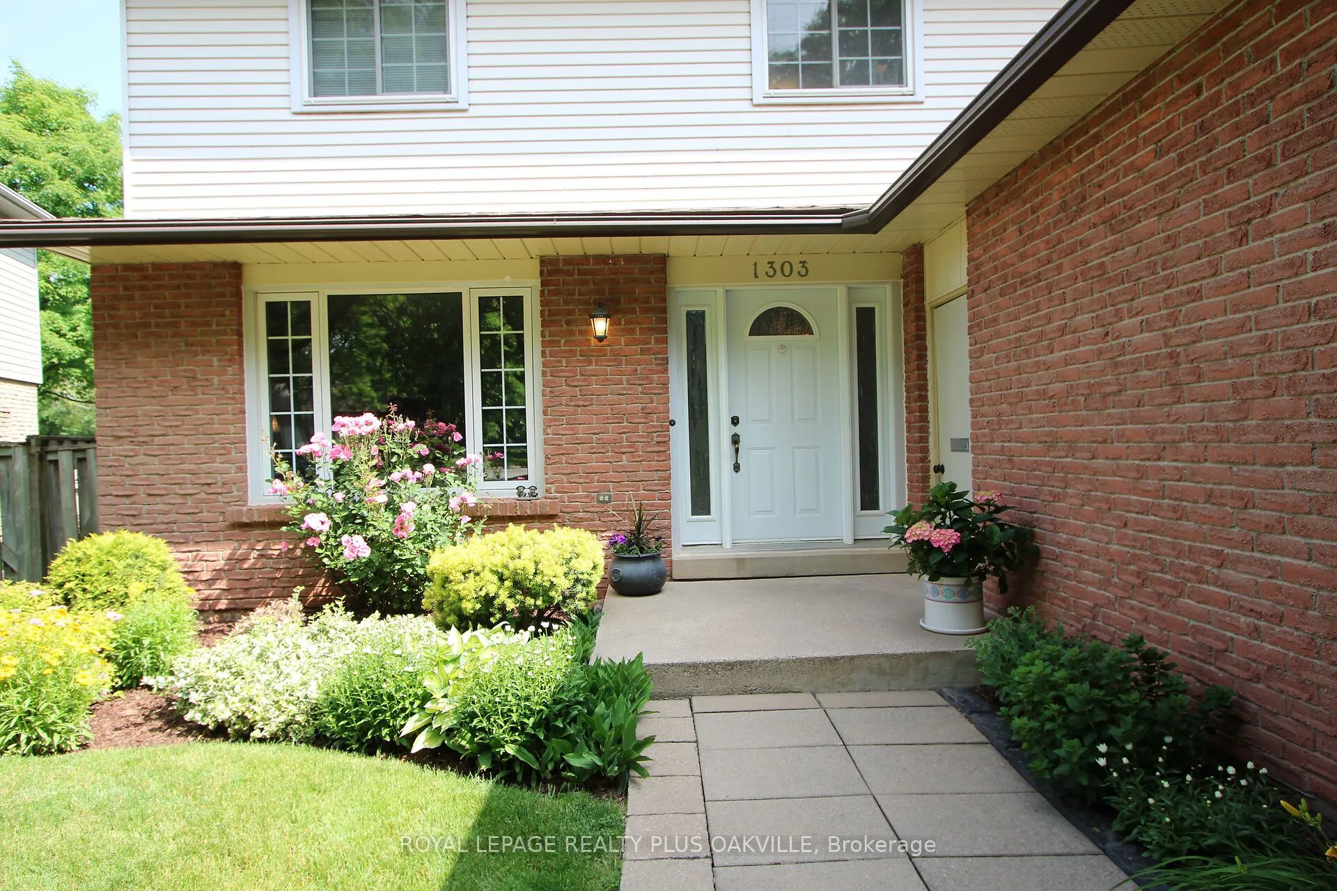 1303 Henley Place