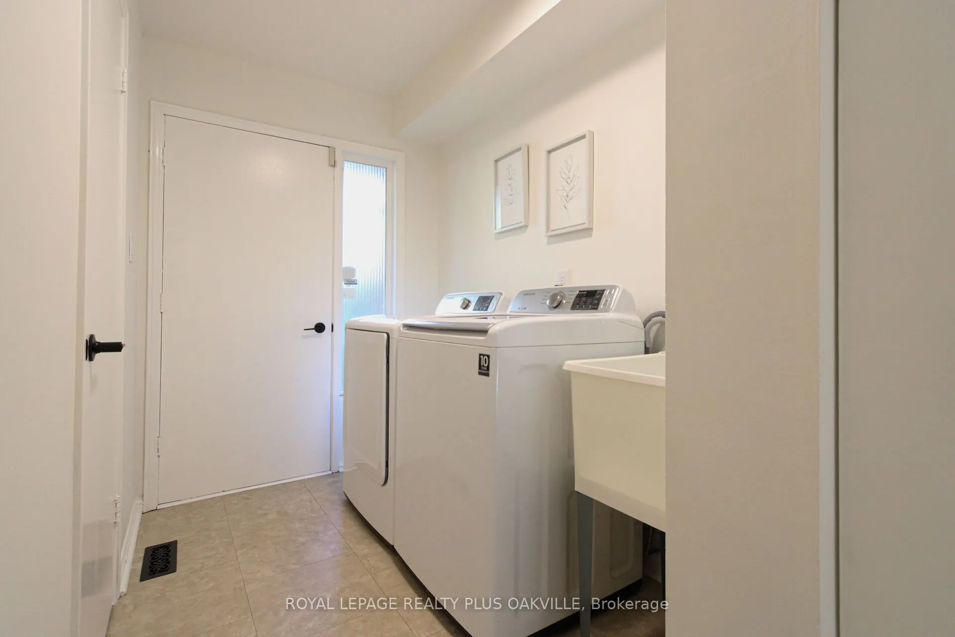 1303 Henley Place