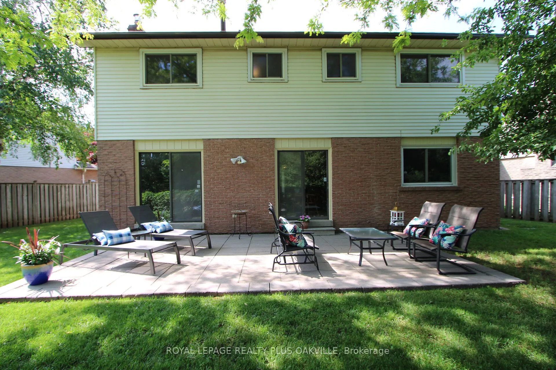 1303 Henley Place