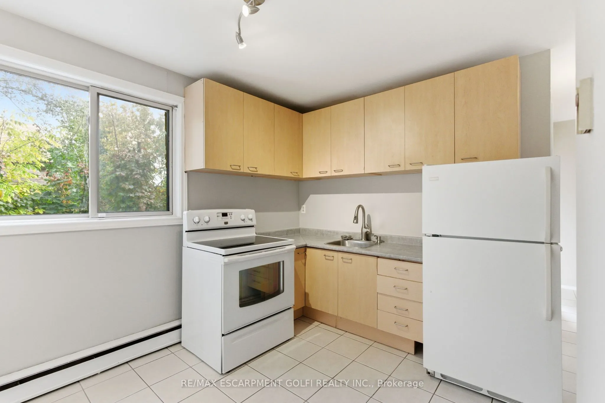 2312 Hixon Street, #2