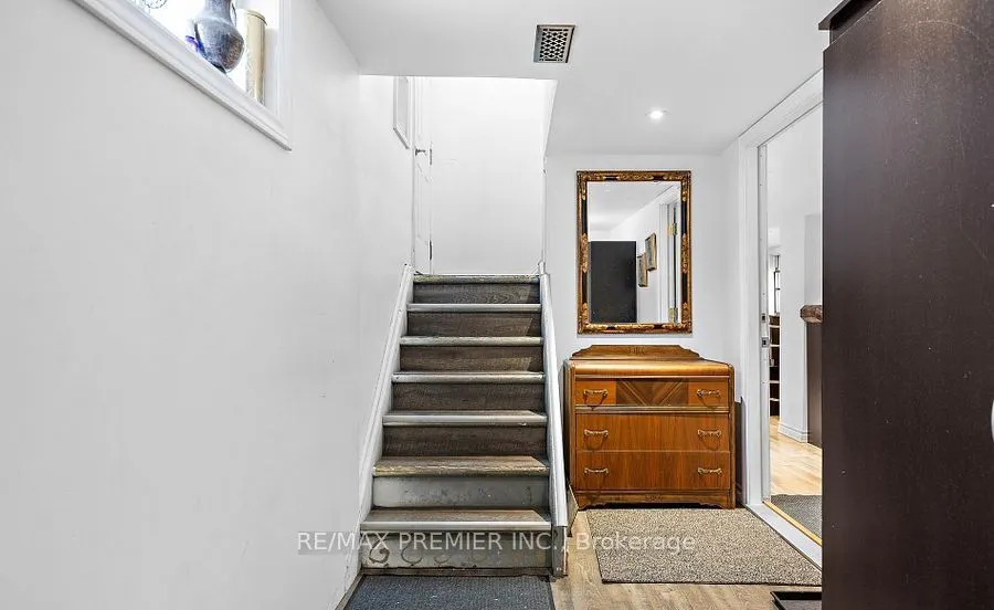 24 Hucknall Road, #Main Floor