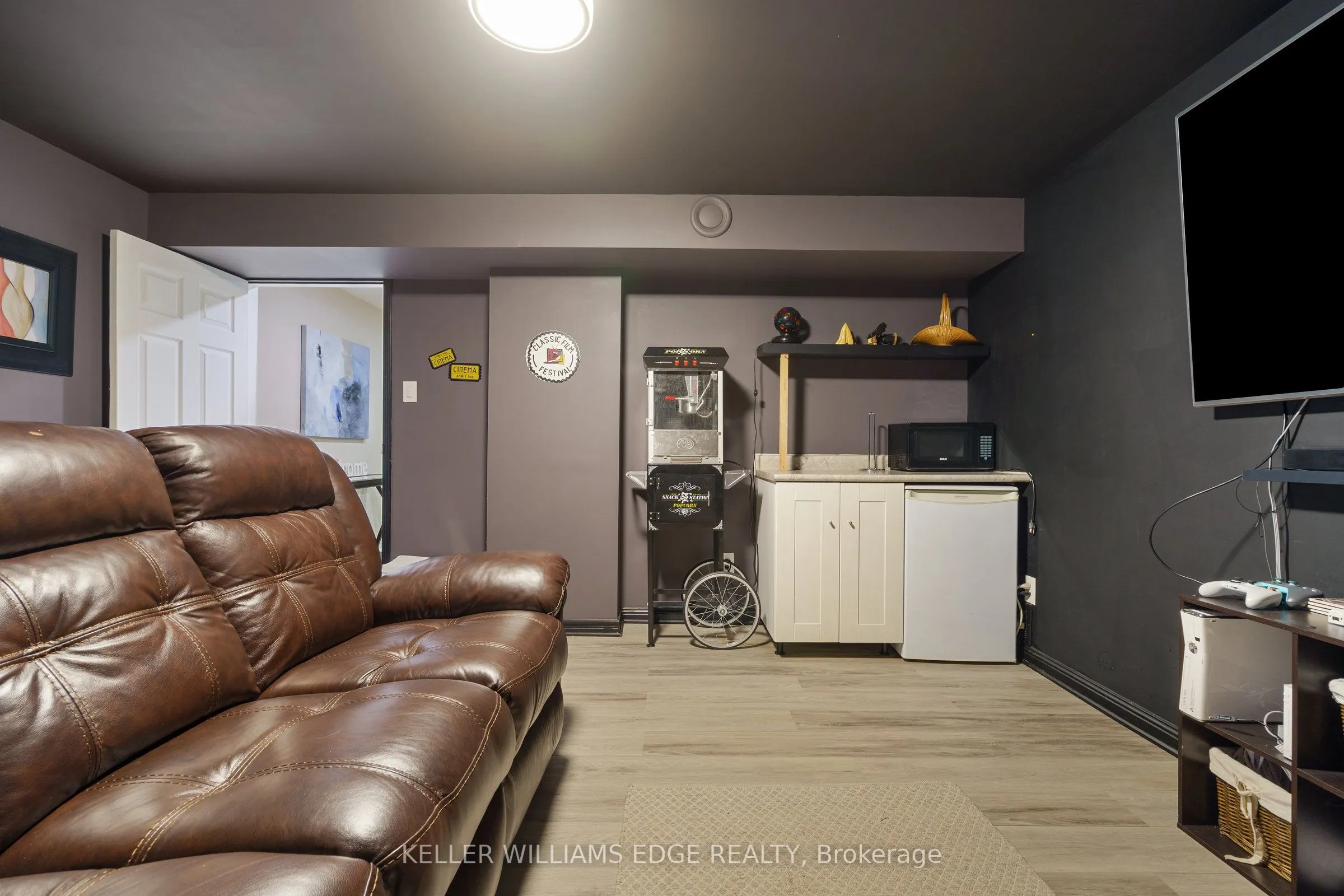3214 Tania Crescent